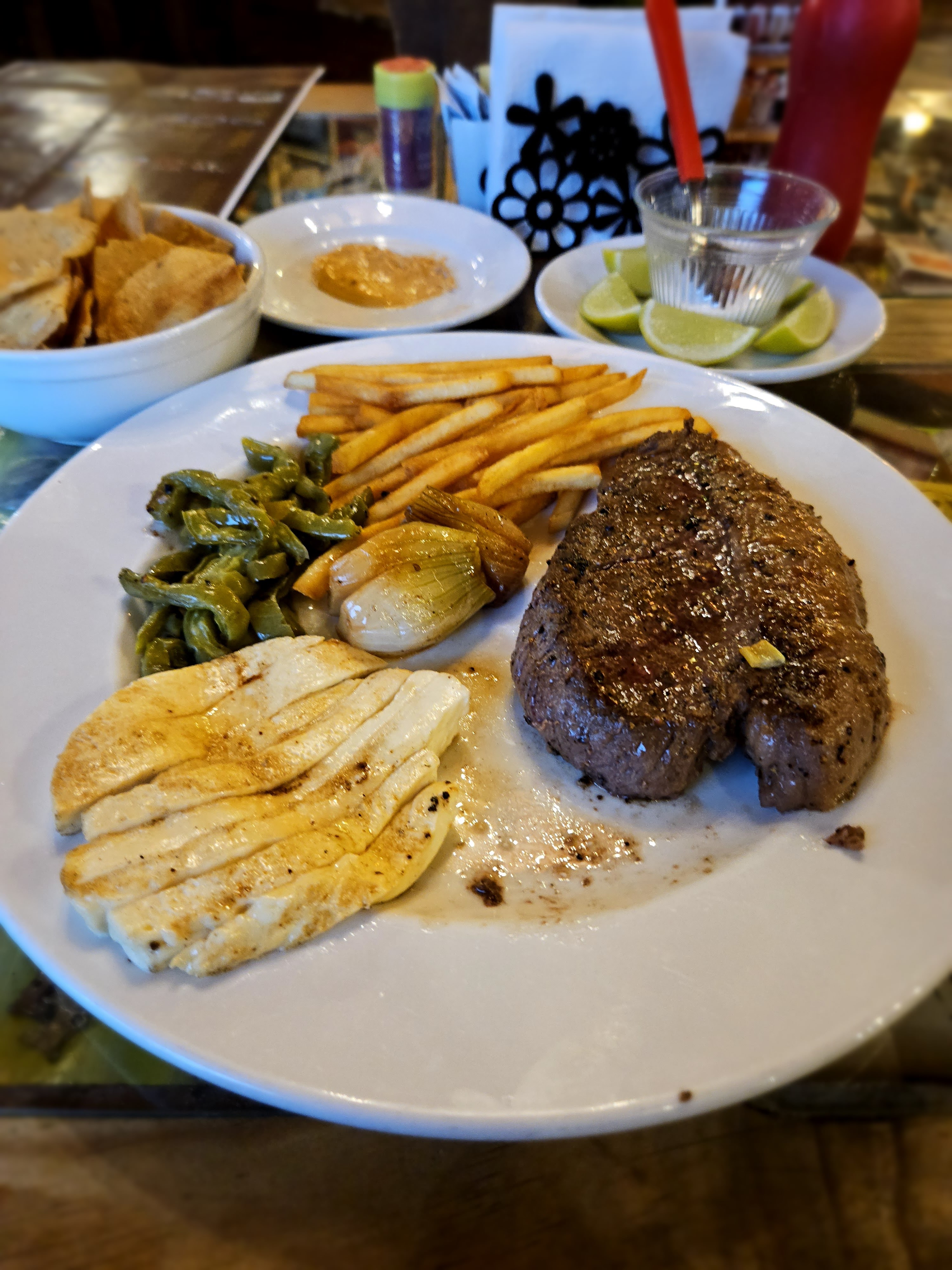 Café Restaurante Bar Museo "La época de oro" image 3