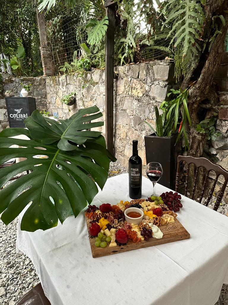 Restaurante "Colibrí La Casa De Piedra" image 2