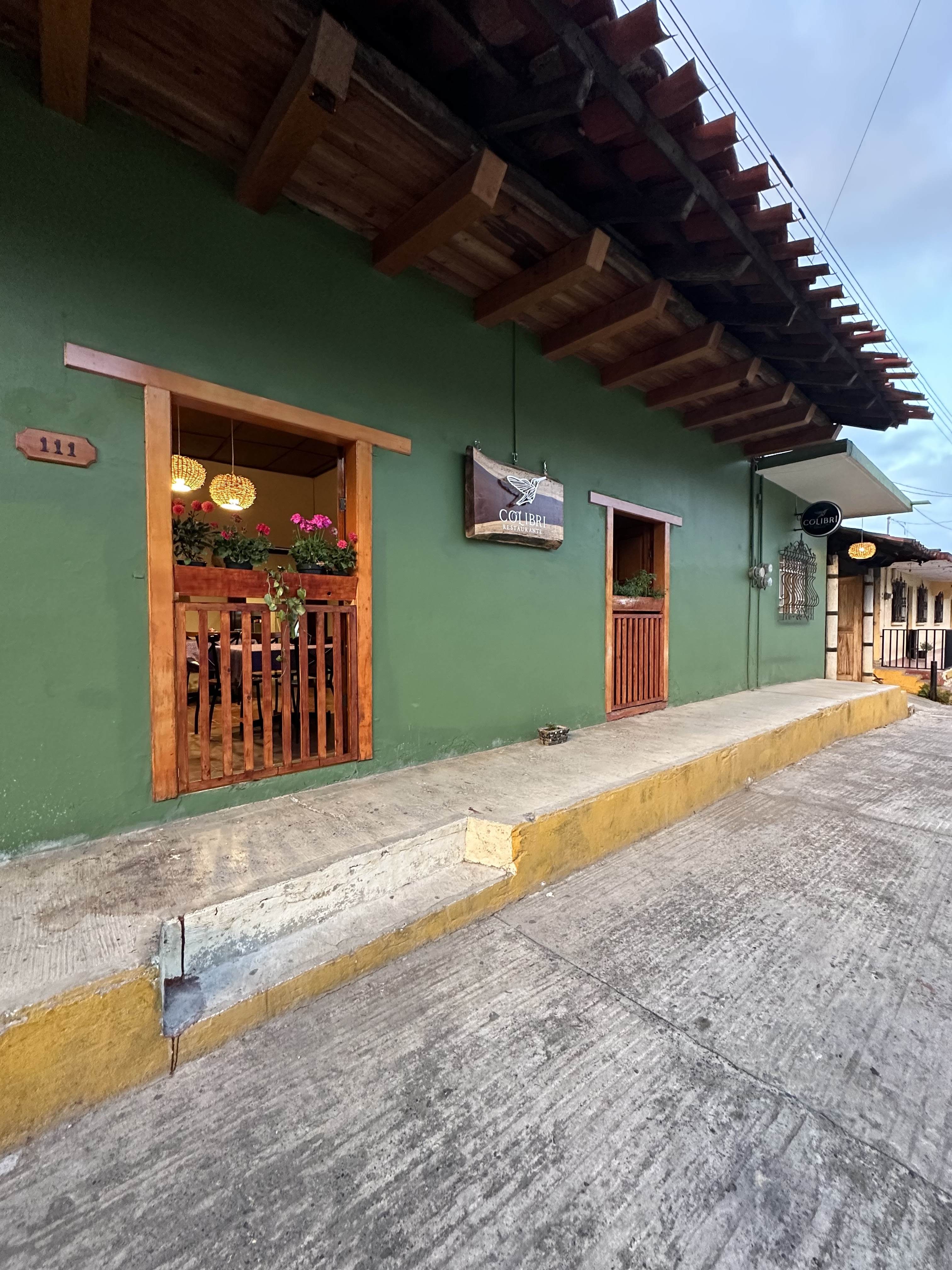 Restaurante "Colibrí La Casa De Piedra" image 3