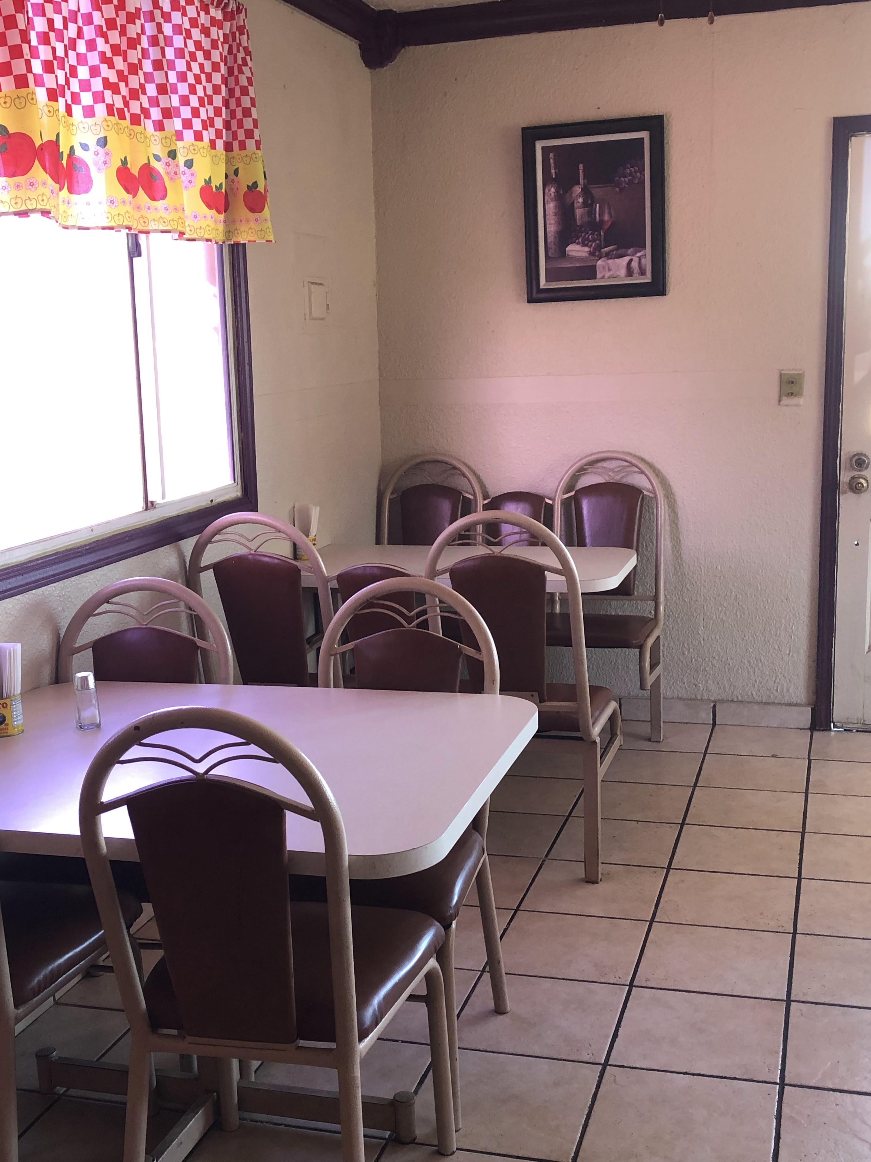 Quinteros restaurant image 1