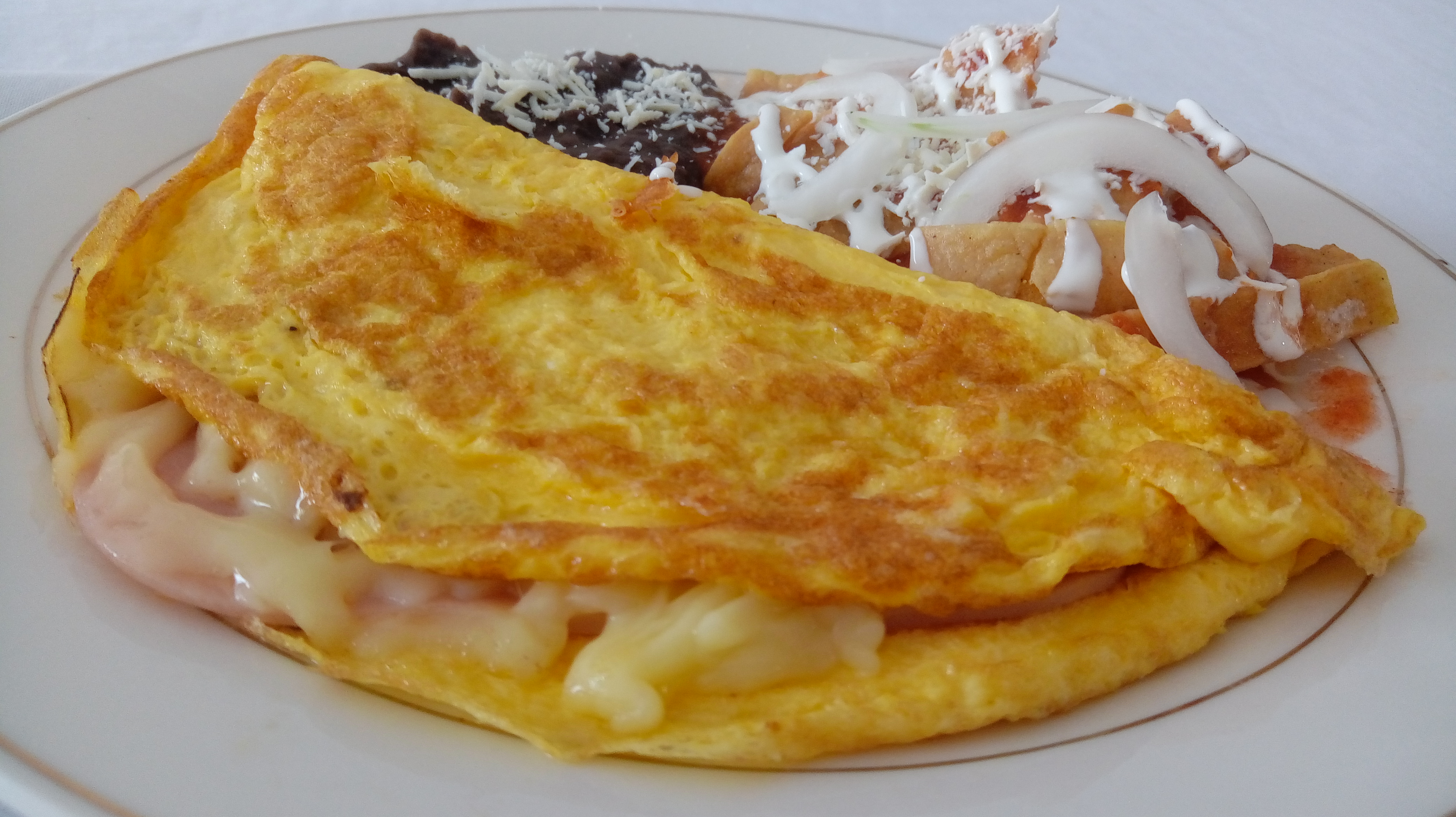 EMILION RESTAURANTE image 4