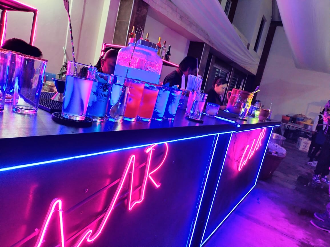 Meseros y preparación de bebidas CAAR image 5