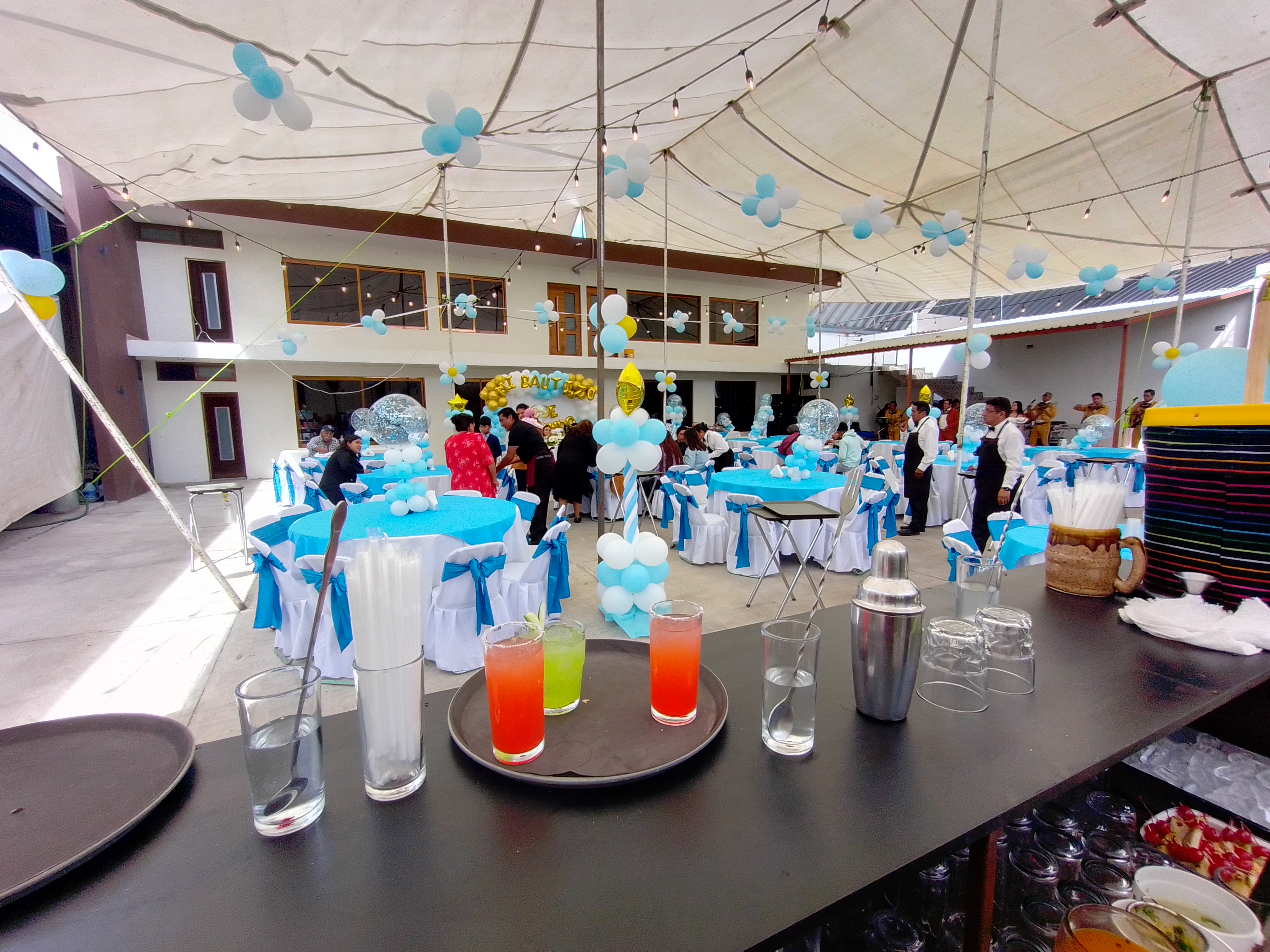 Meseros y preparación de bebidas CAAR image 8