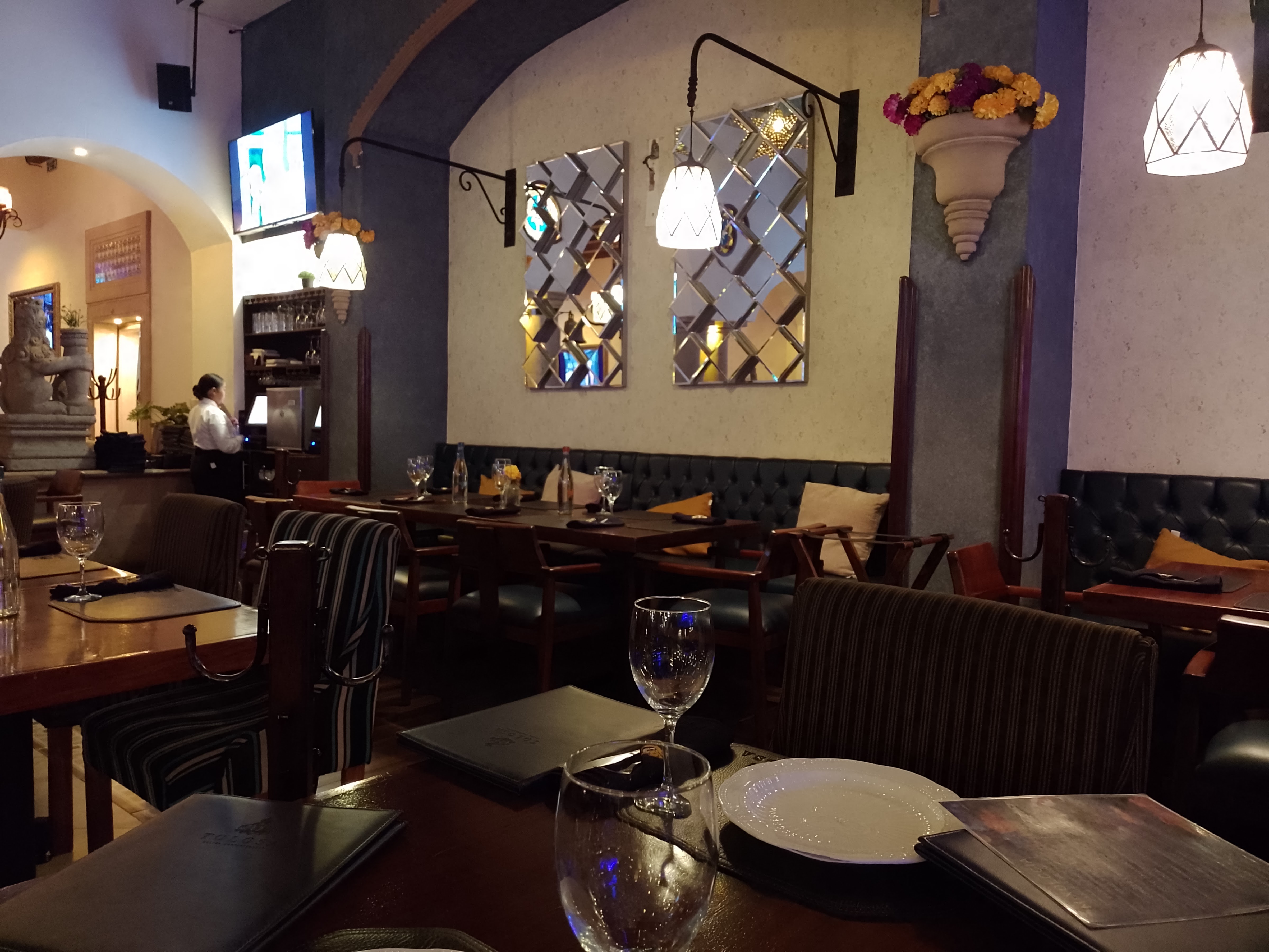 TOLOSA restaurante image 6