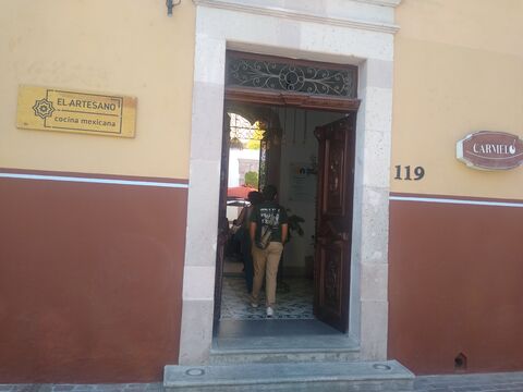 El Artesano image 5