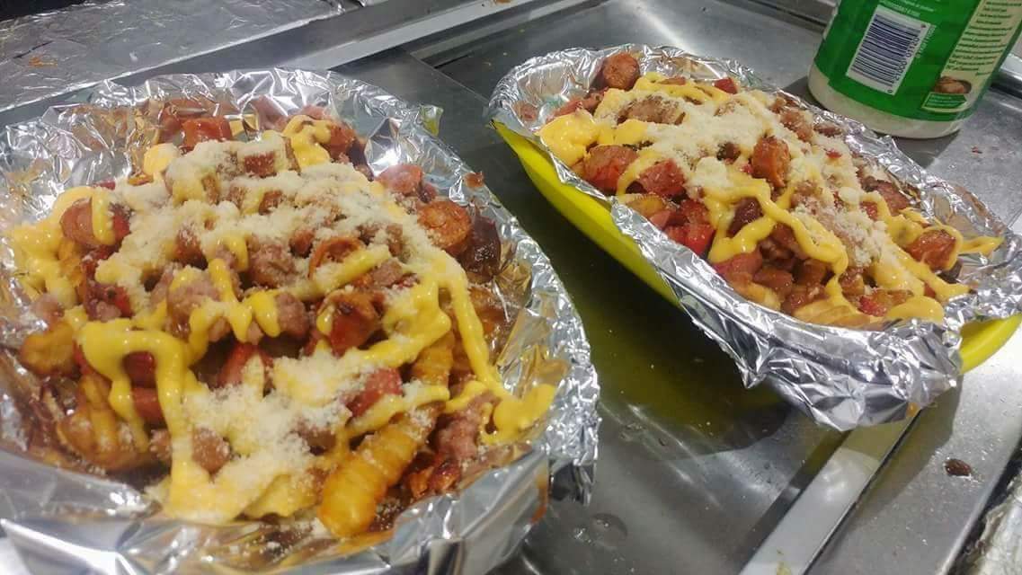 El Chilli Dogs image 4