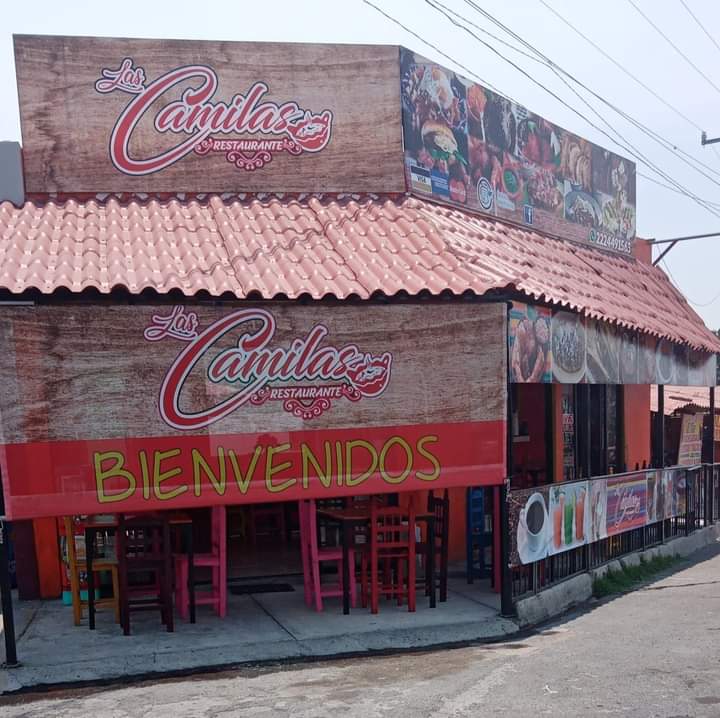 Las Camilas Restaurant image 3