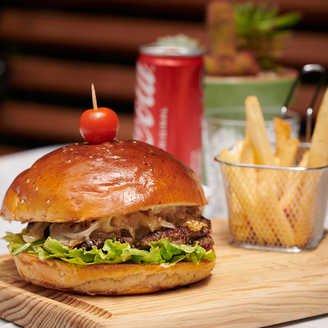 El Colibri Café & Wine Bar San Cristóbal image 4