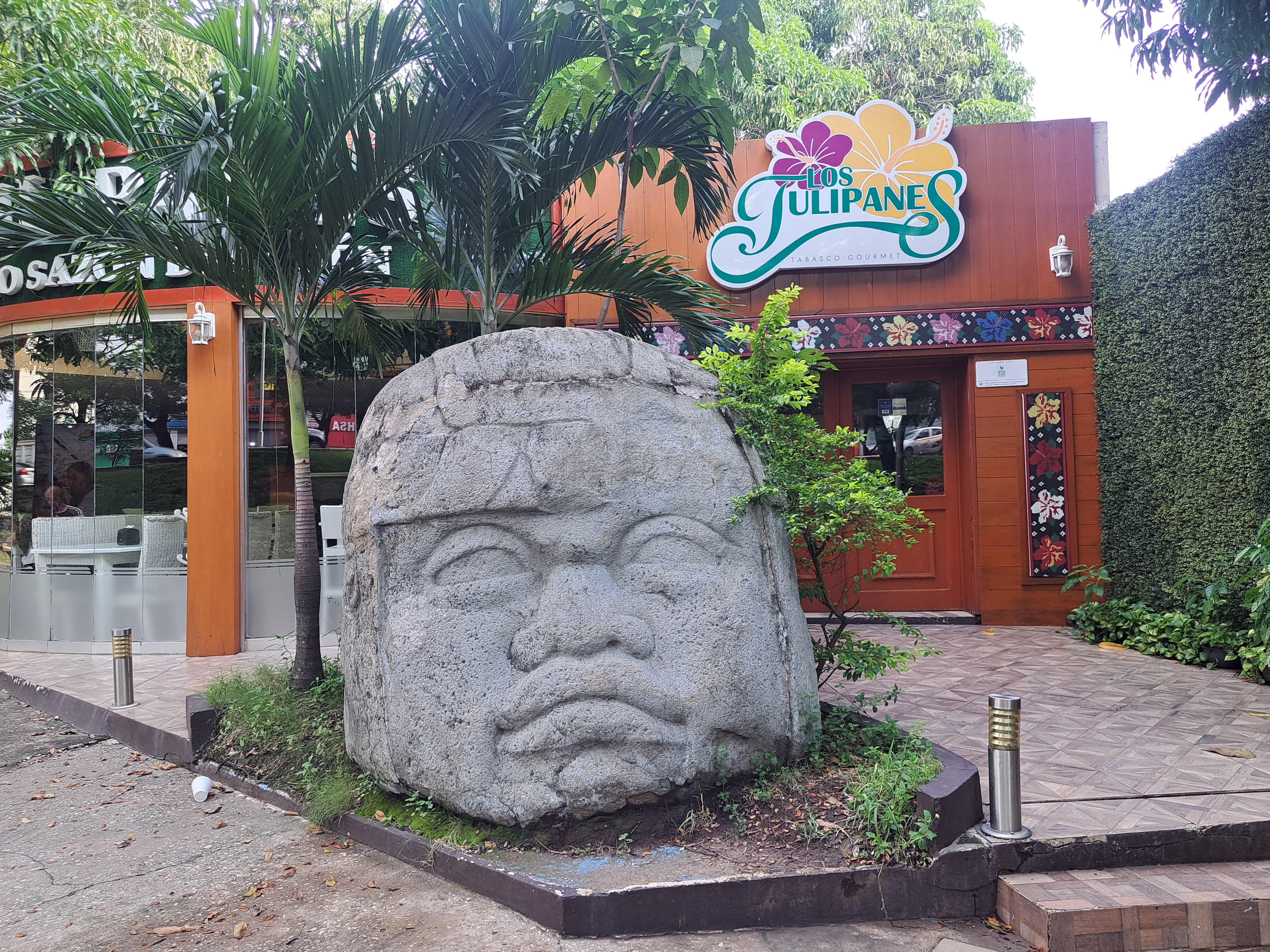 Los Tulipanes Restaurant image 3