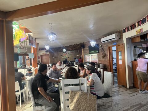 Los Tulipanes Restaurant image 4