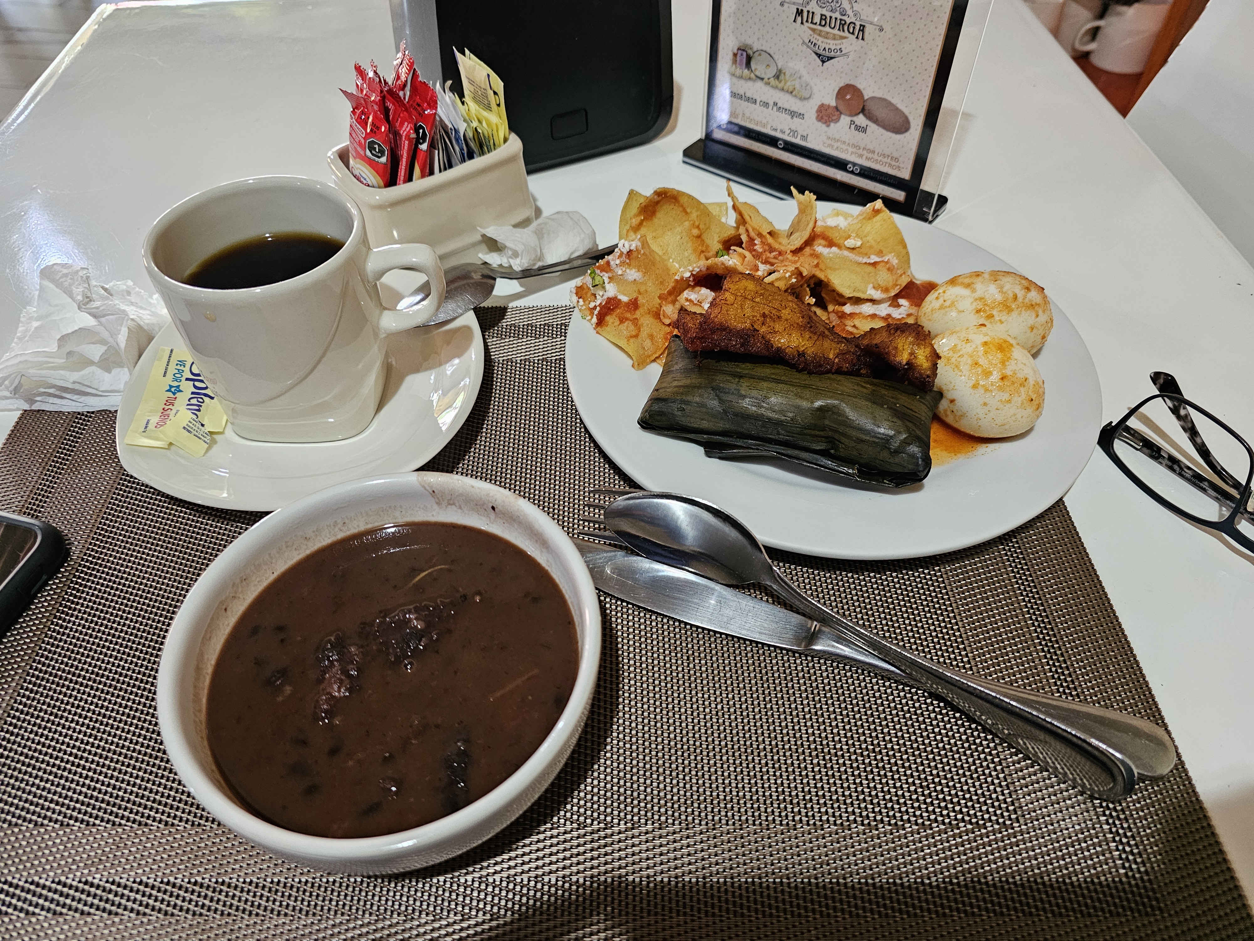 Los Tulipanes Restaurant image 5