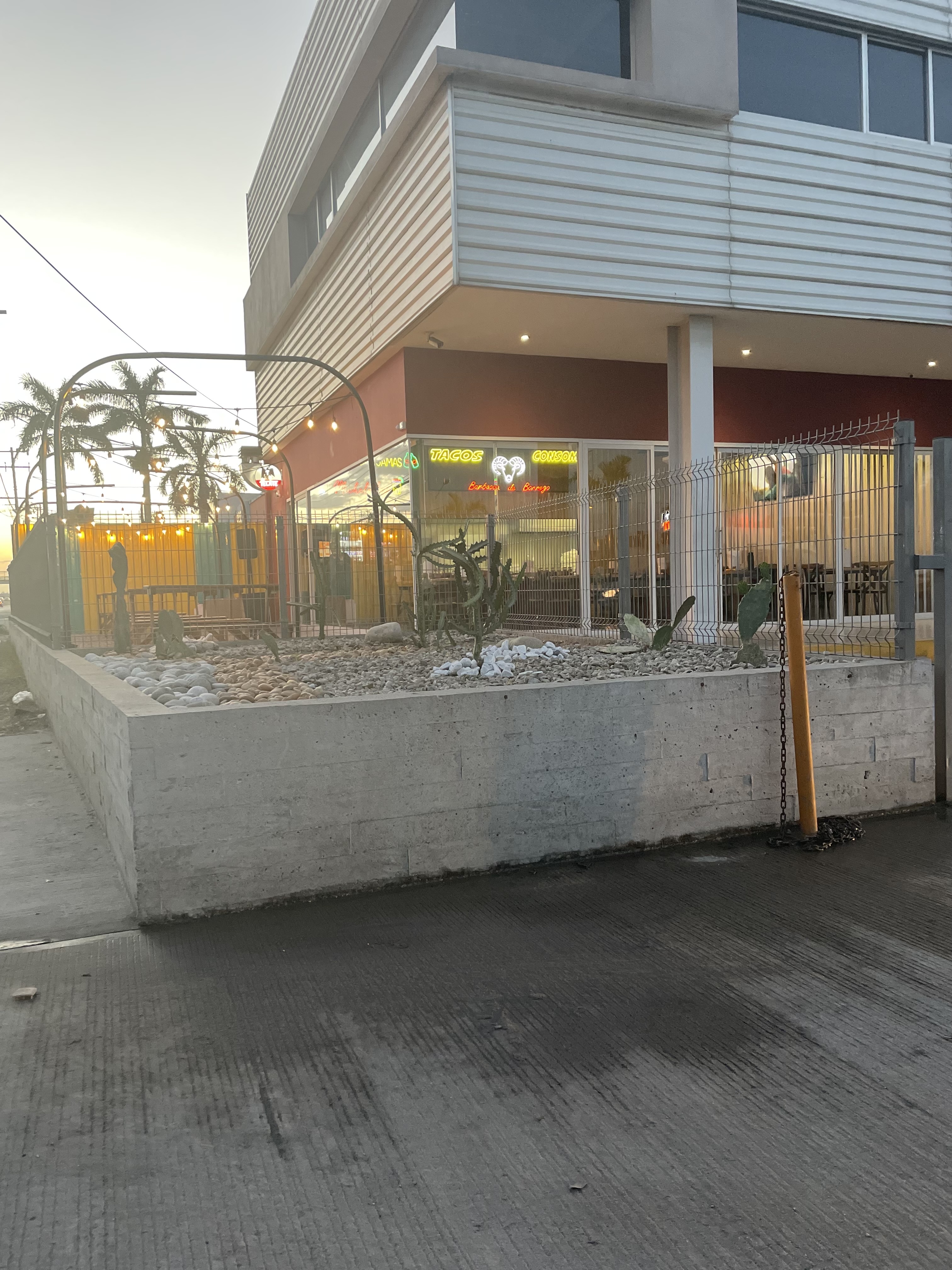 RINCÓN BRUJO , Taqueria - Bar image 5