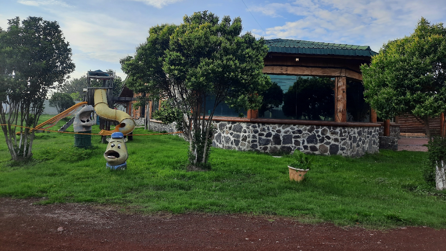 Gordo King's restaurante familiar image 3