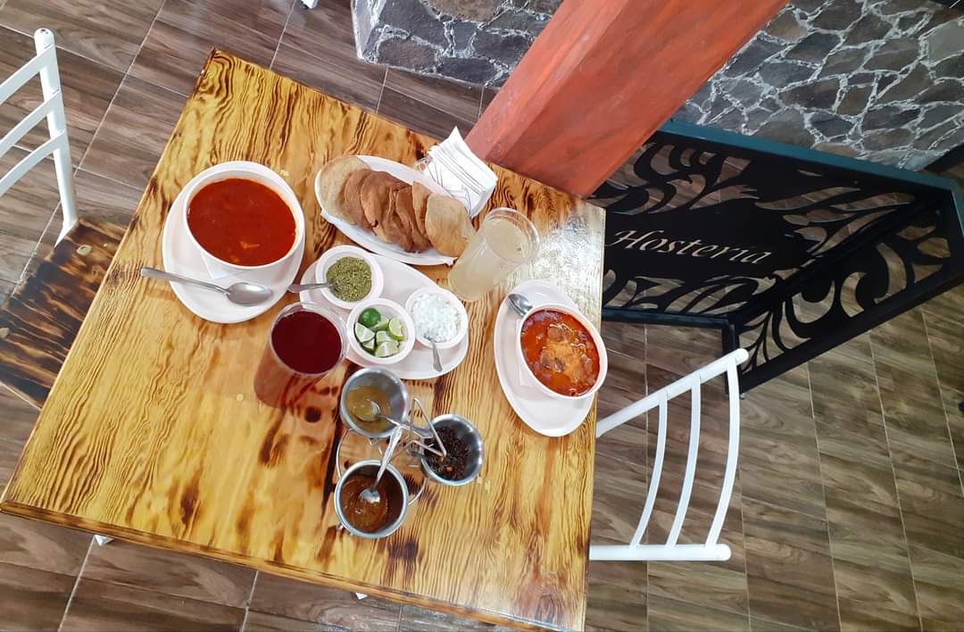 Hostería kitchen image 2