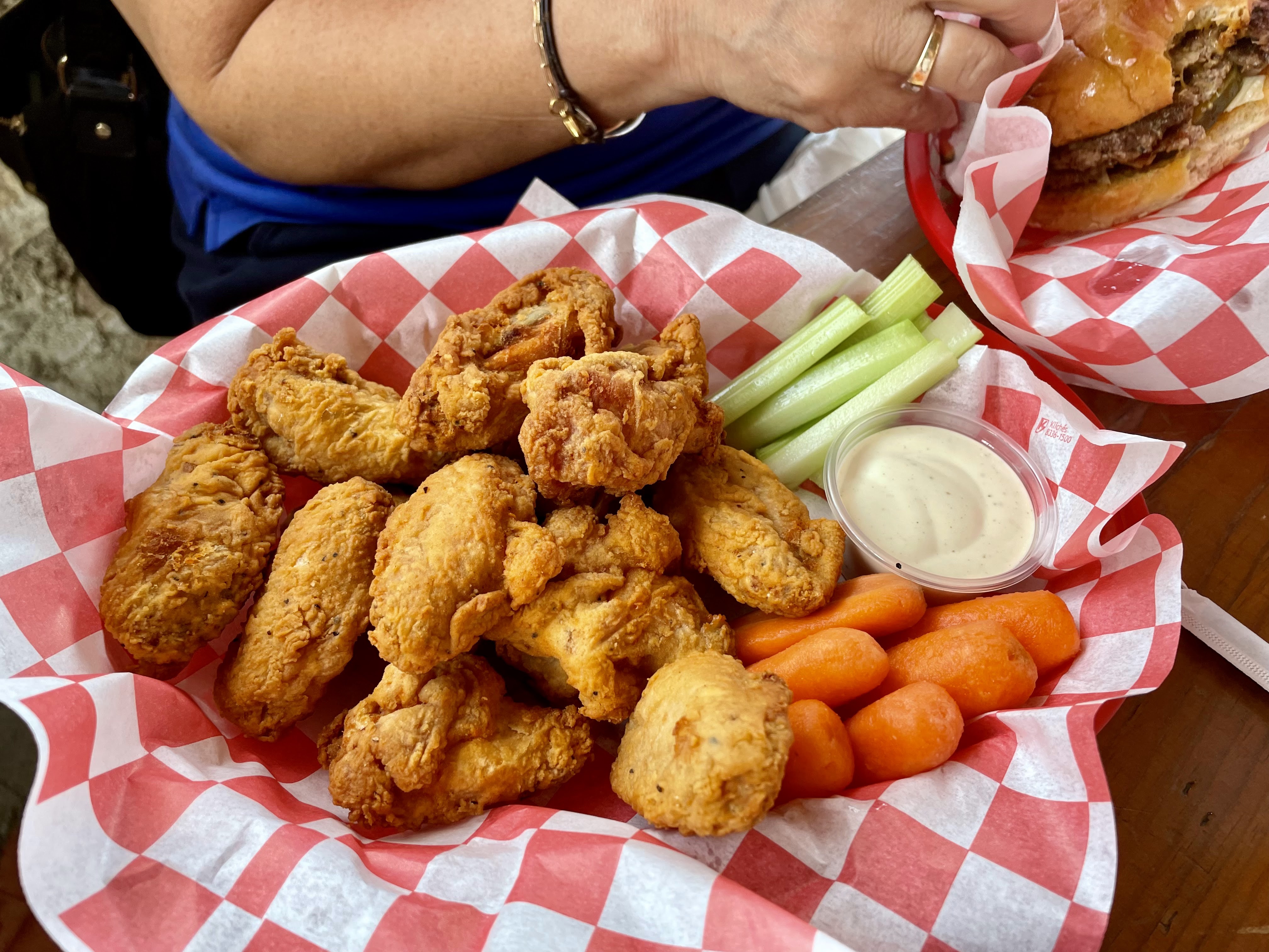 el Burguer Shack image 7