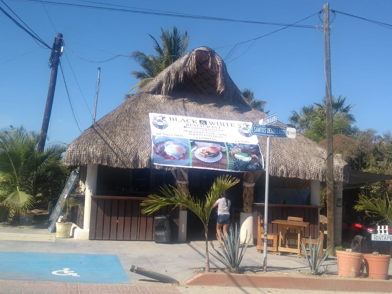 Restaurant Black & White image 1