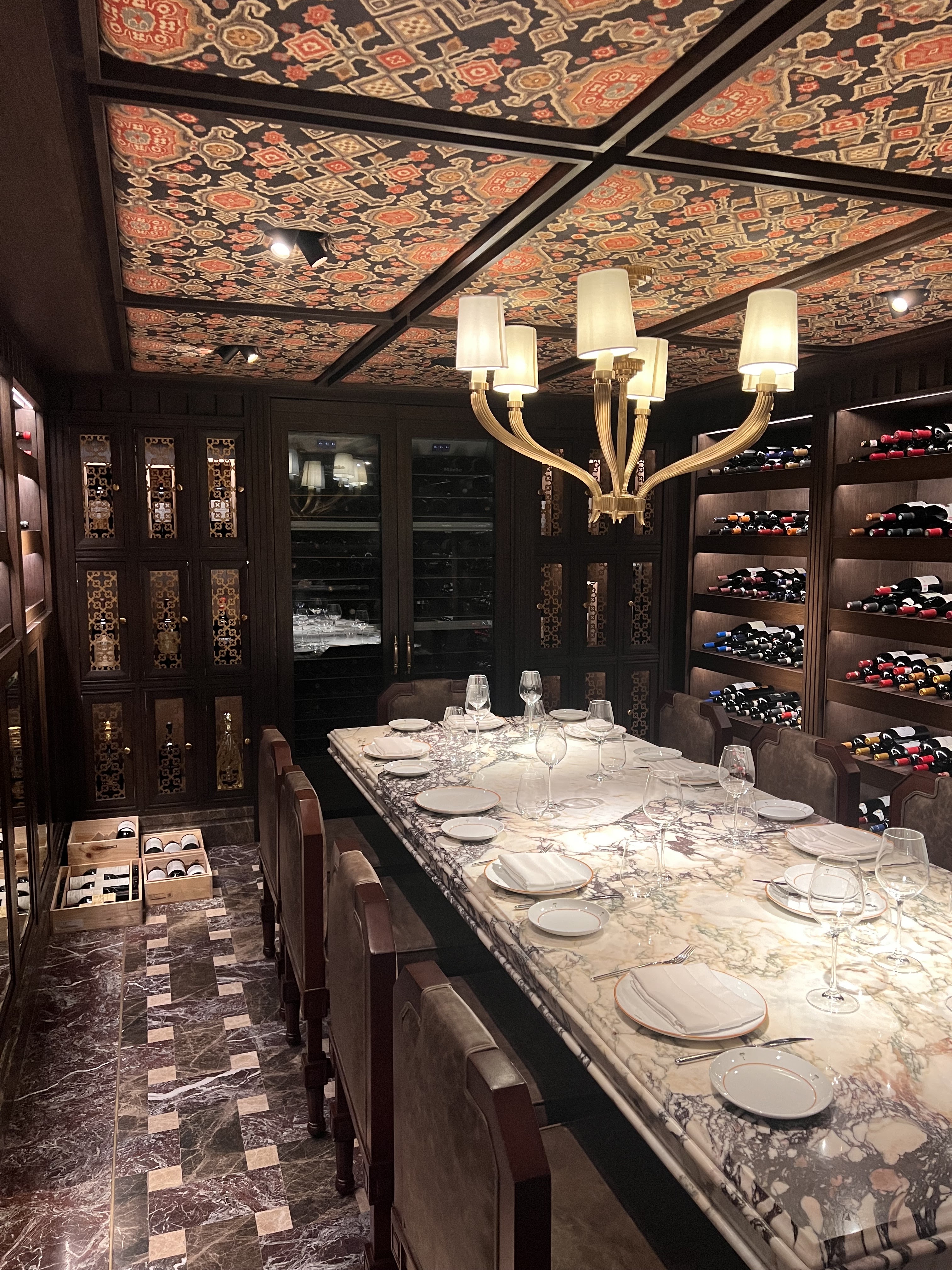 1890 Restaurant image 8