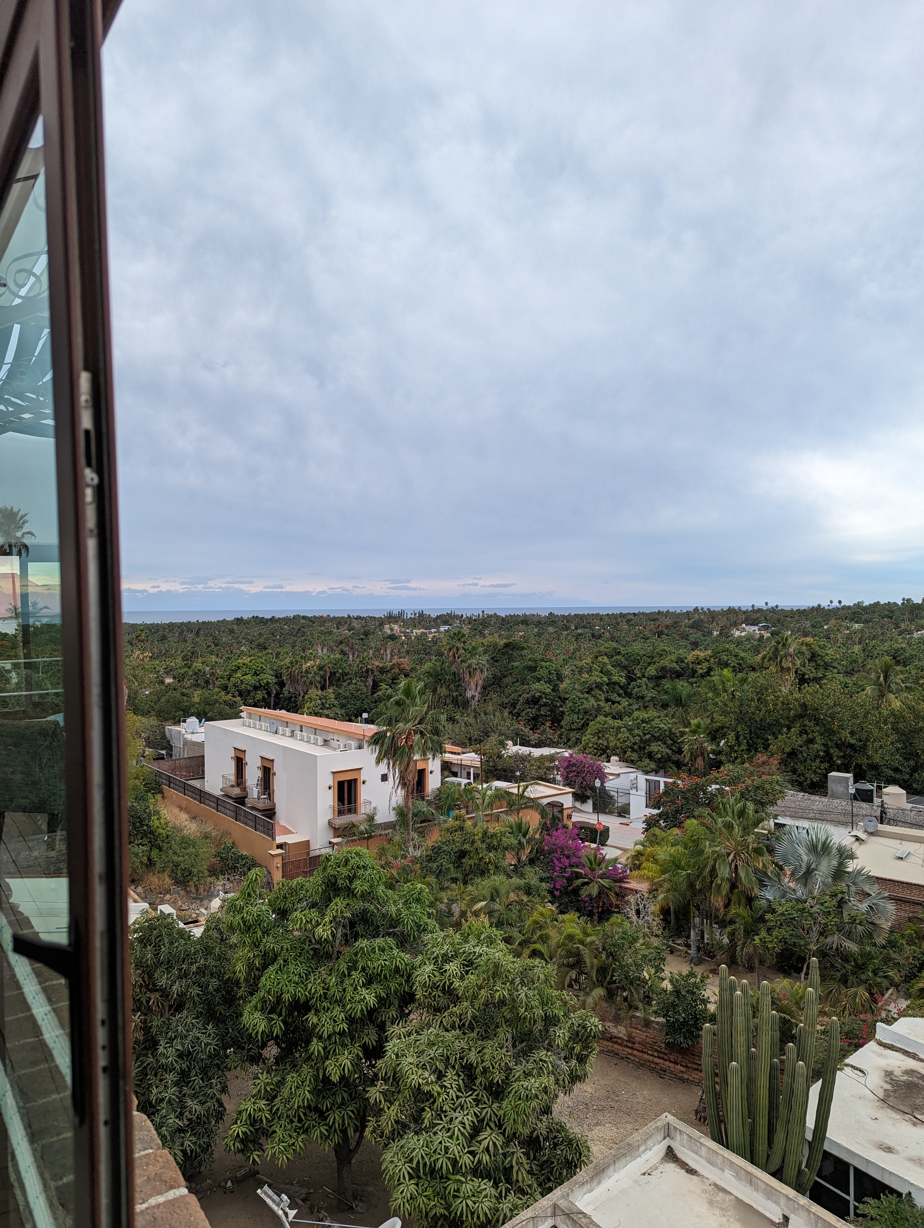 Sky Lounge Bar image 4