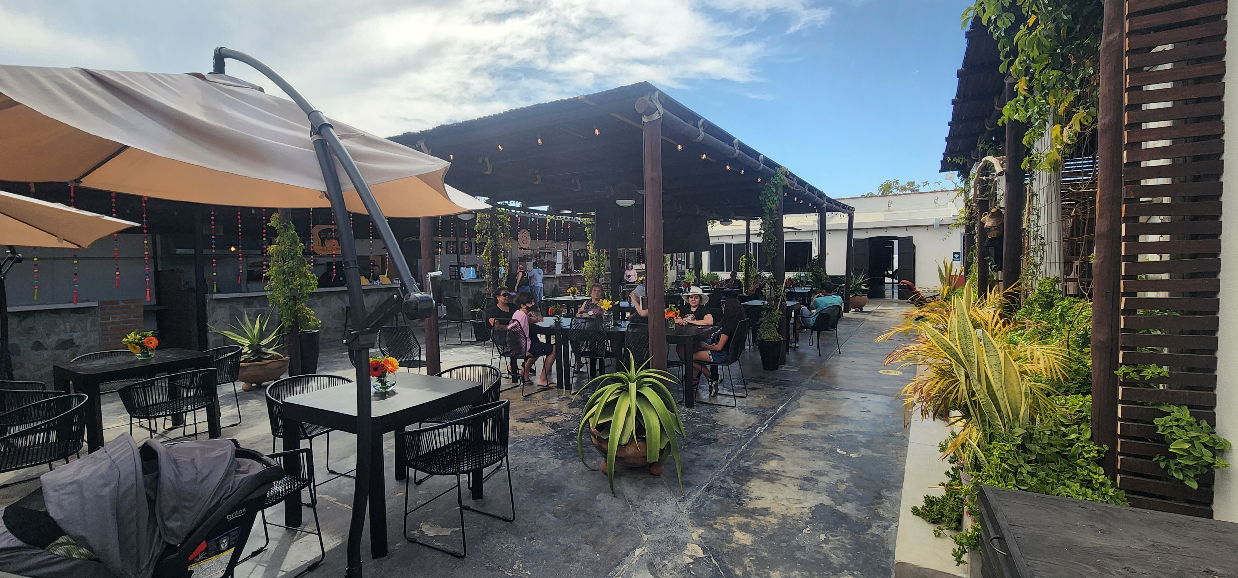 Plaza Amigos image 1