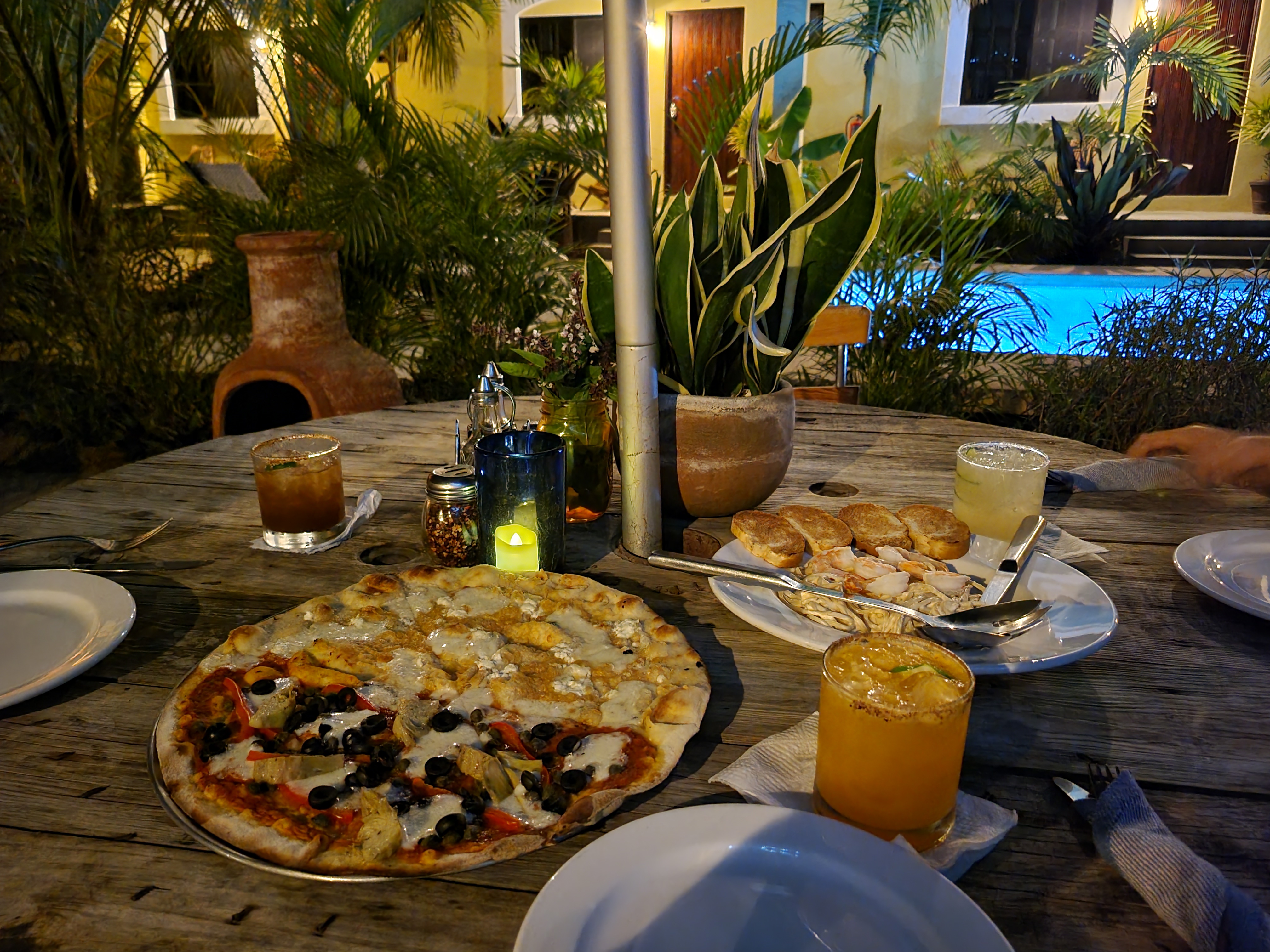 Gallo Azul Pizza Bar & Art image 5