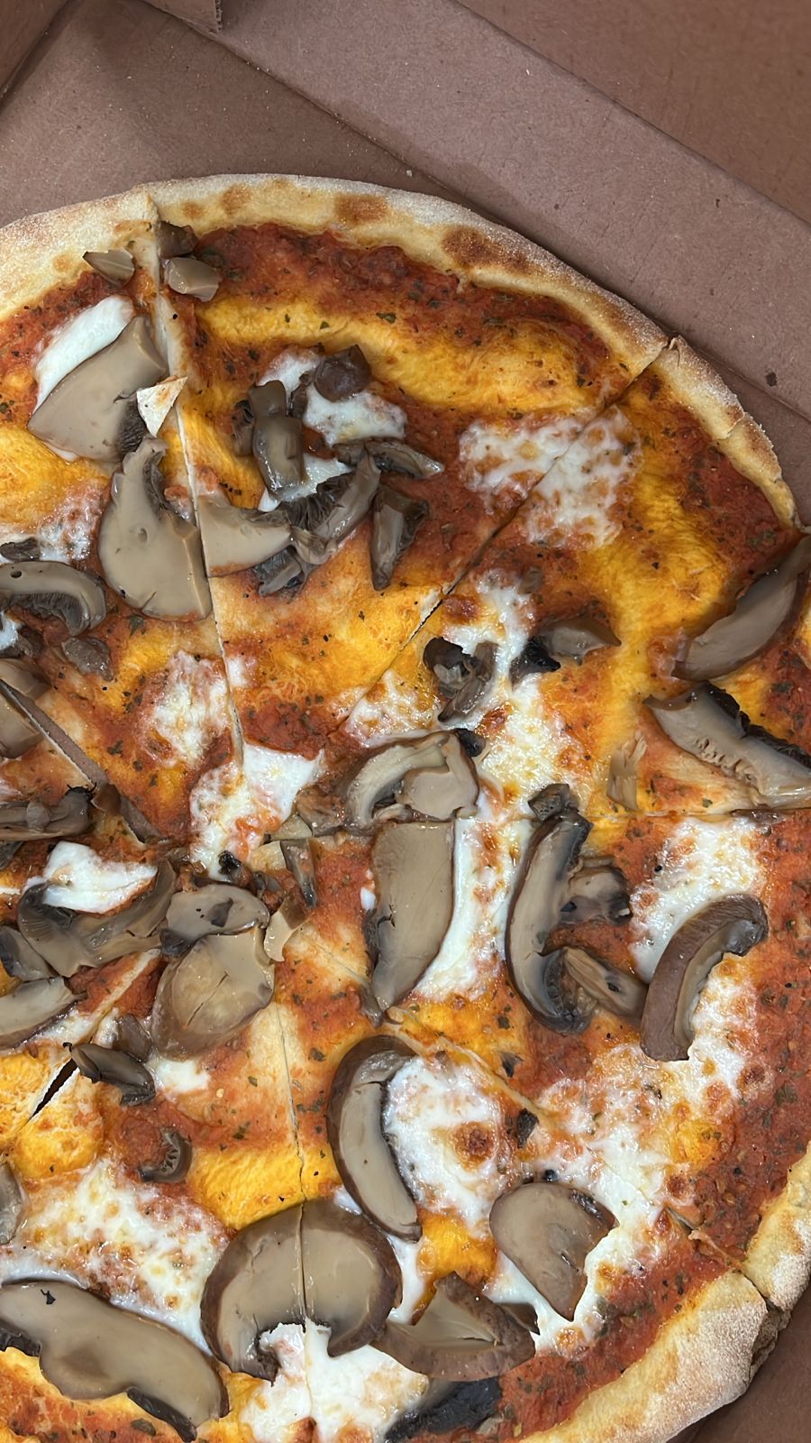 Gallo Azul Pizza Bar & Art image 6