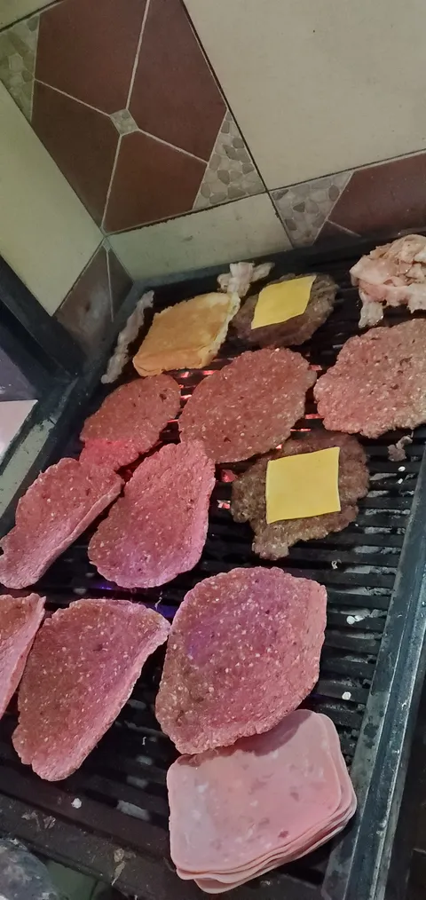 SUPER HAMBURGUESAS AL CARBÓN image 5