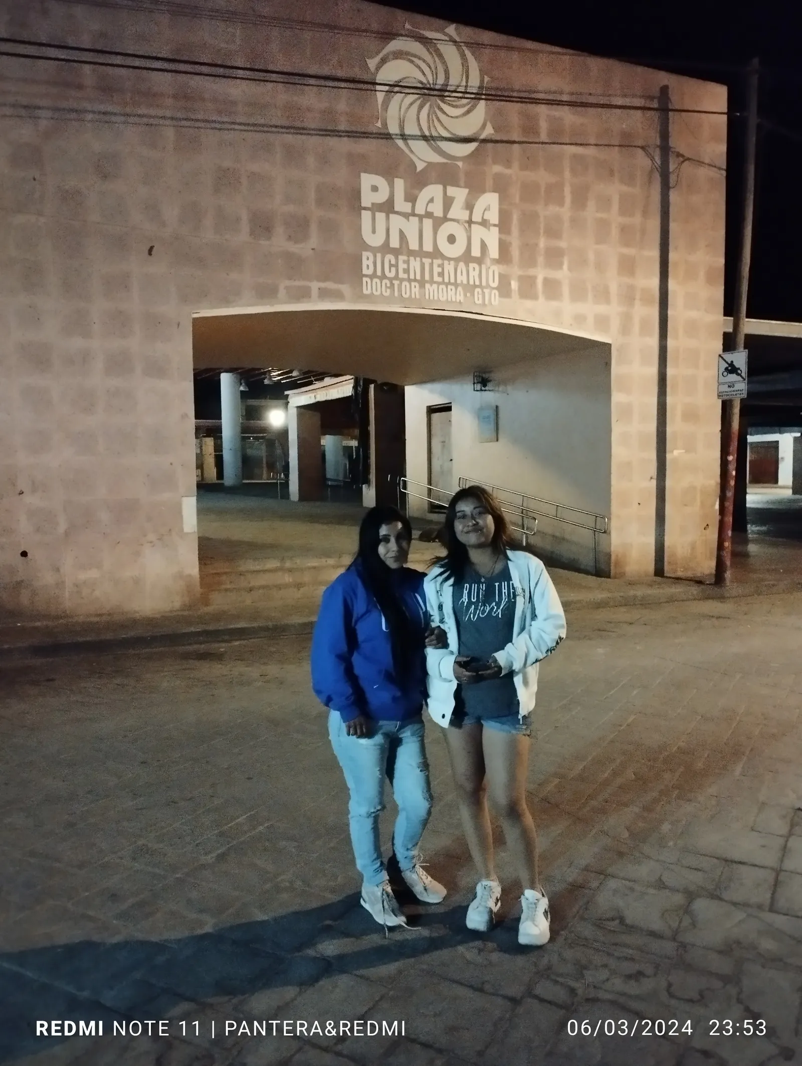 Los Pollitos Pollería image 1