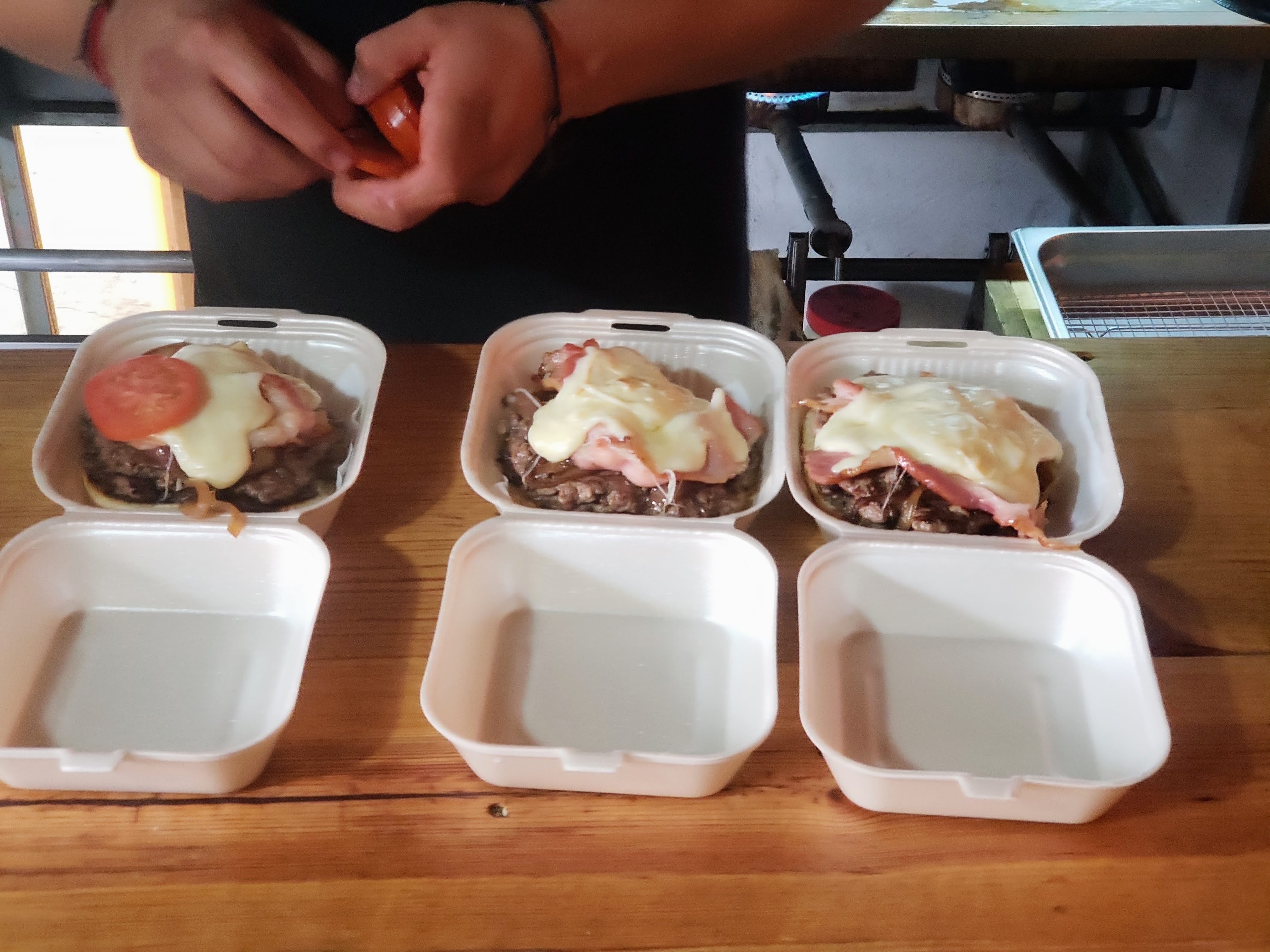 Alf's Burgers image 6