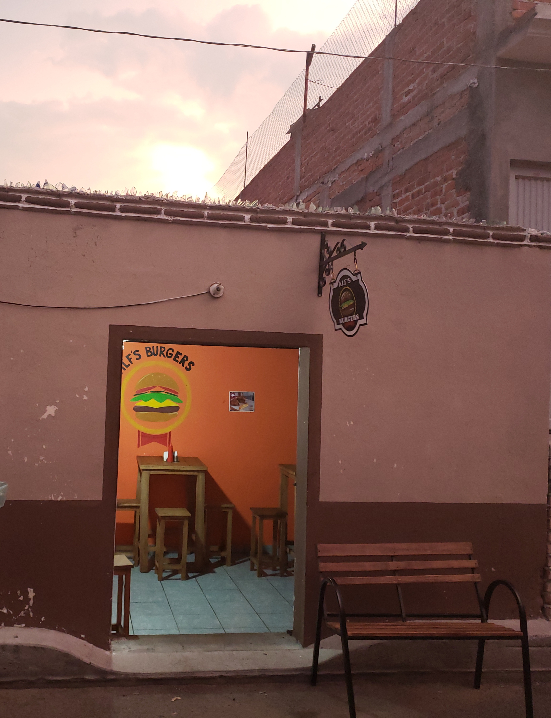 Alf's Burgers image 7