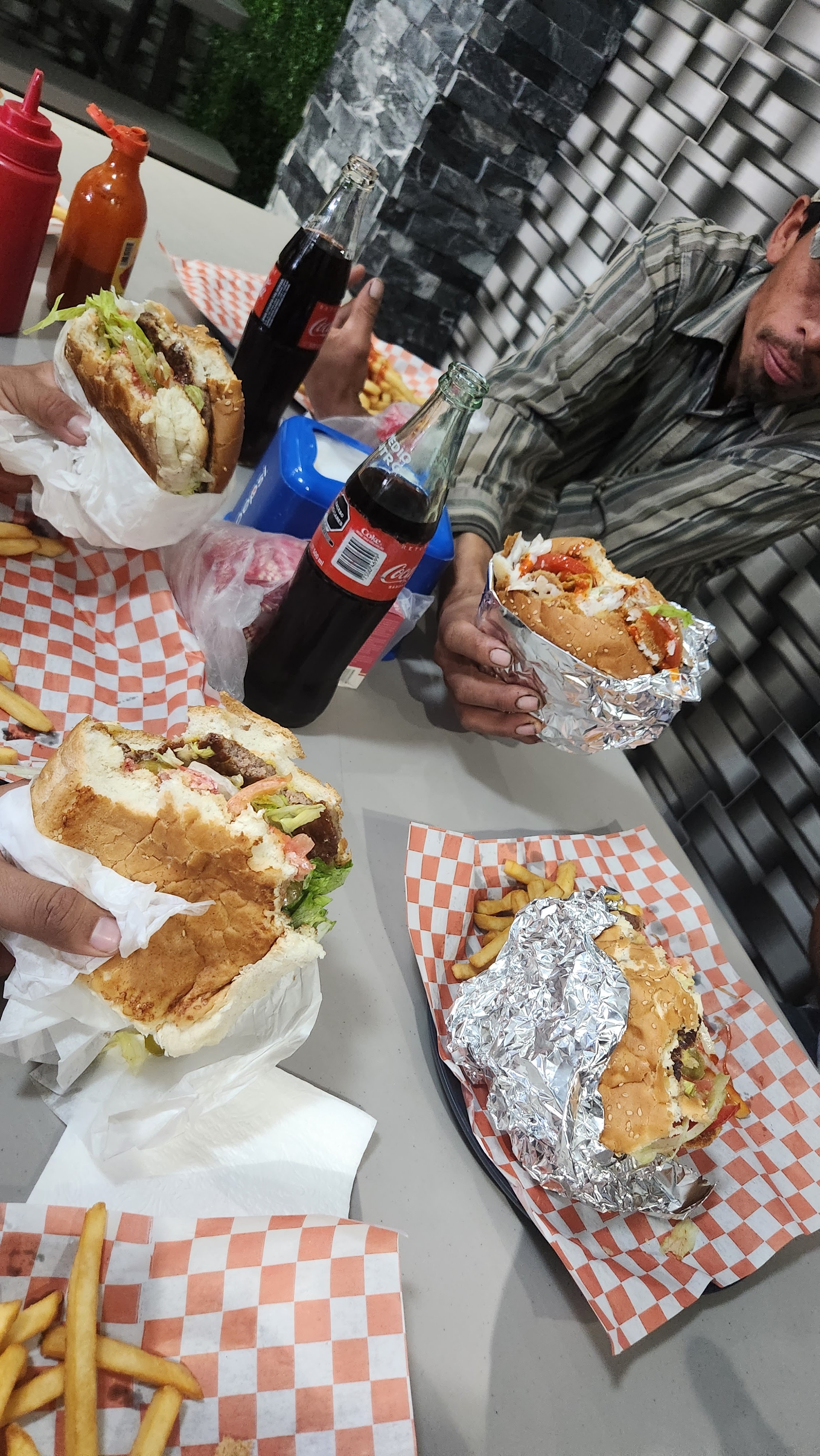 American Burger And Fried Chiken image 5