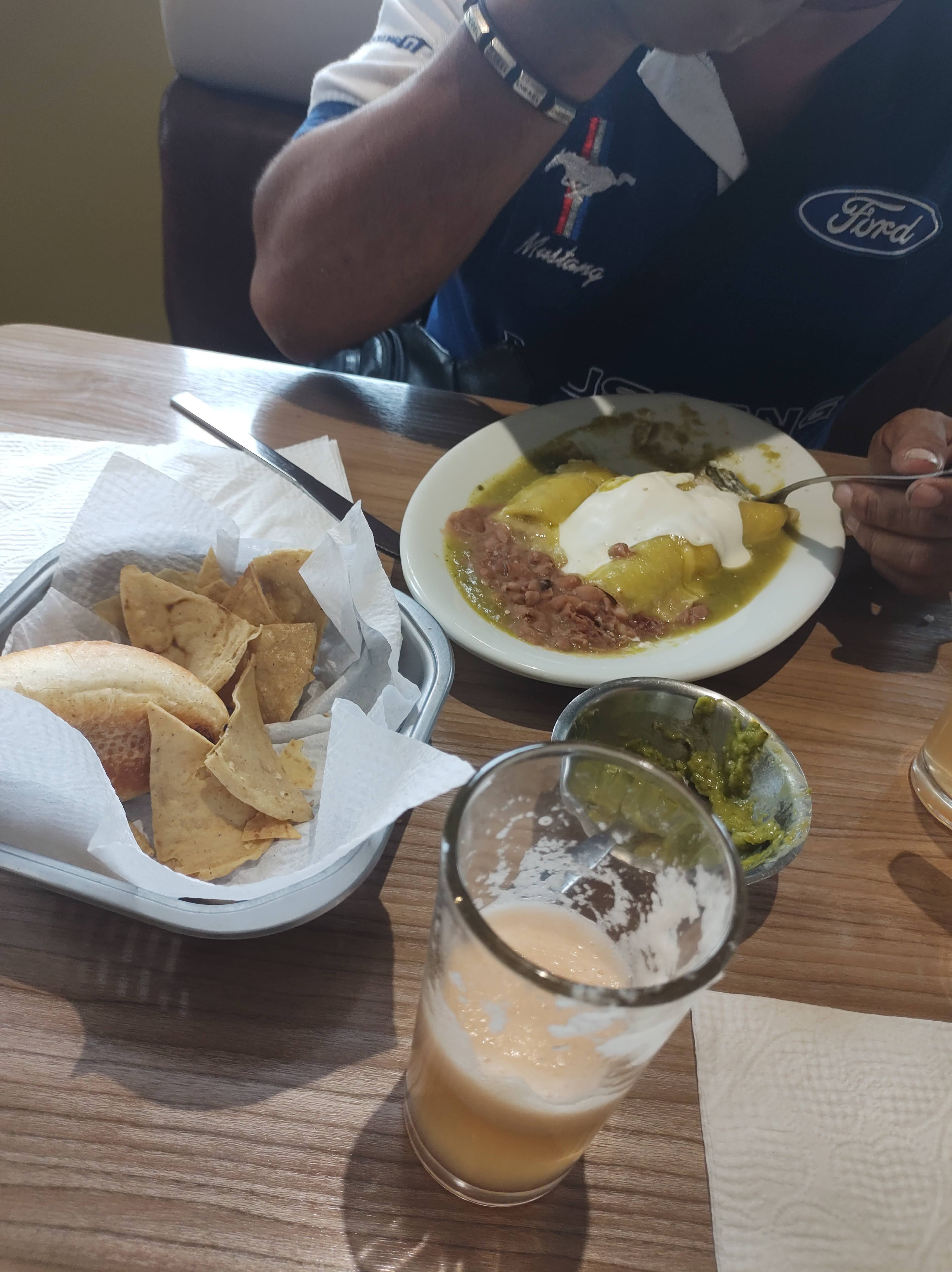 Minos Restaurant Bar image 3