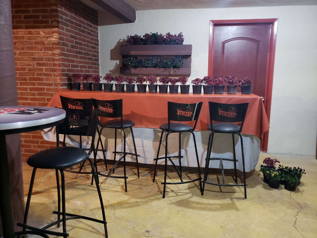 Black Charro Rest-Bar image 1