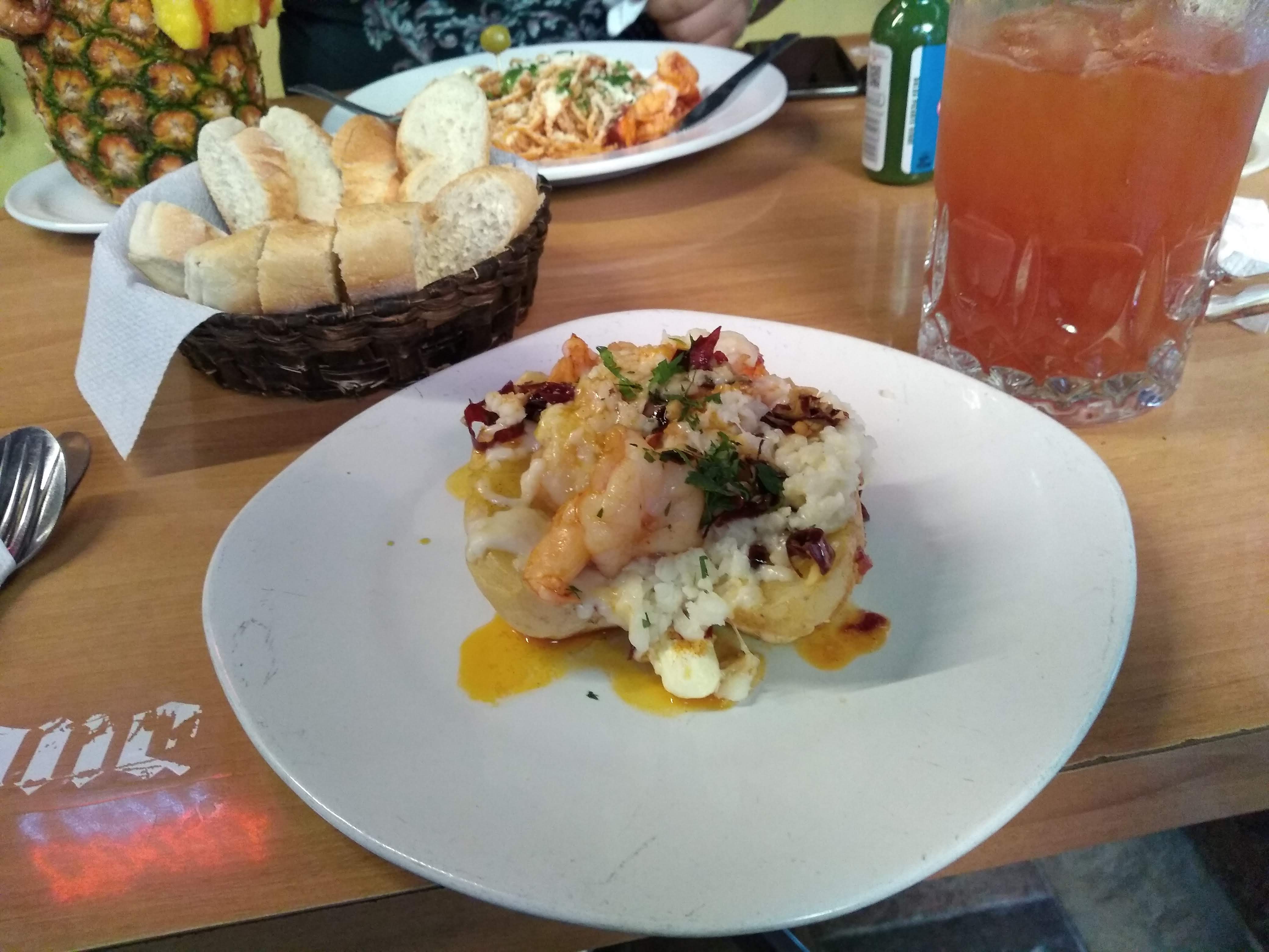 Del Pacifico Marisqueria image 9