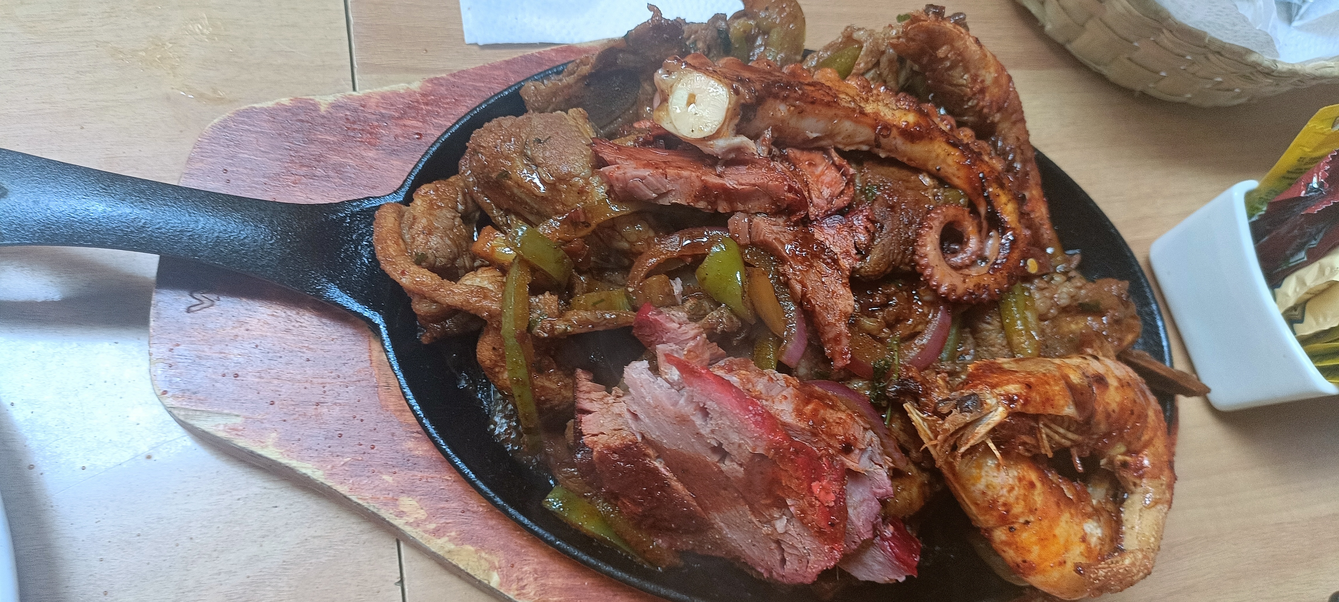 Del Pacifico Marisqueria image 10