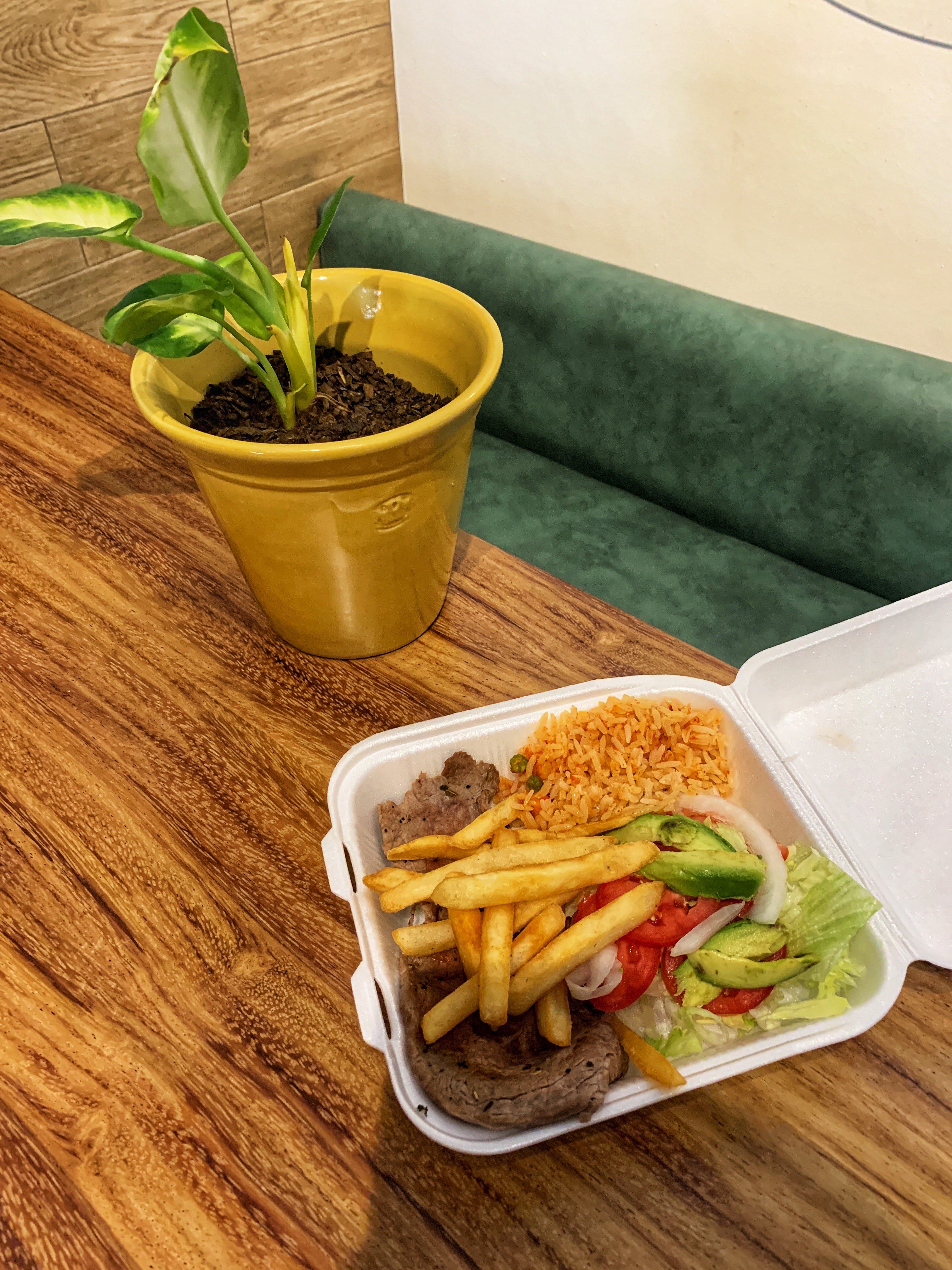 Nora Restaurante image 2