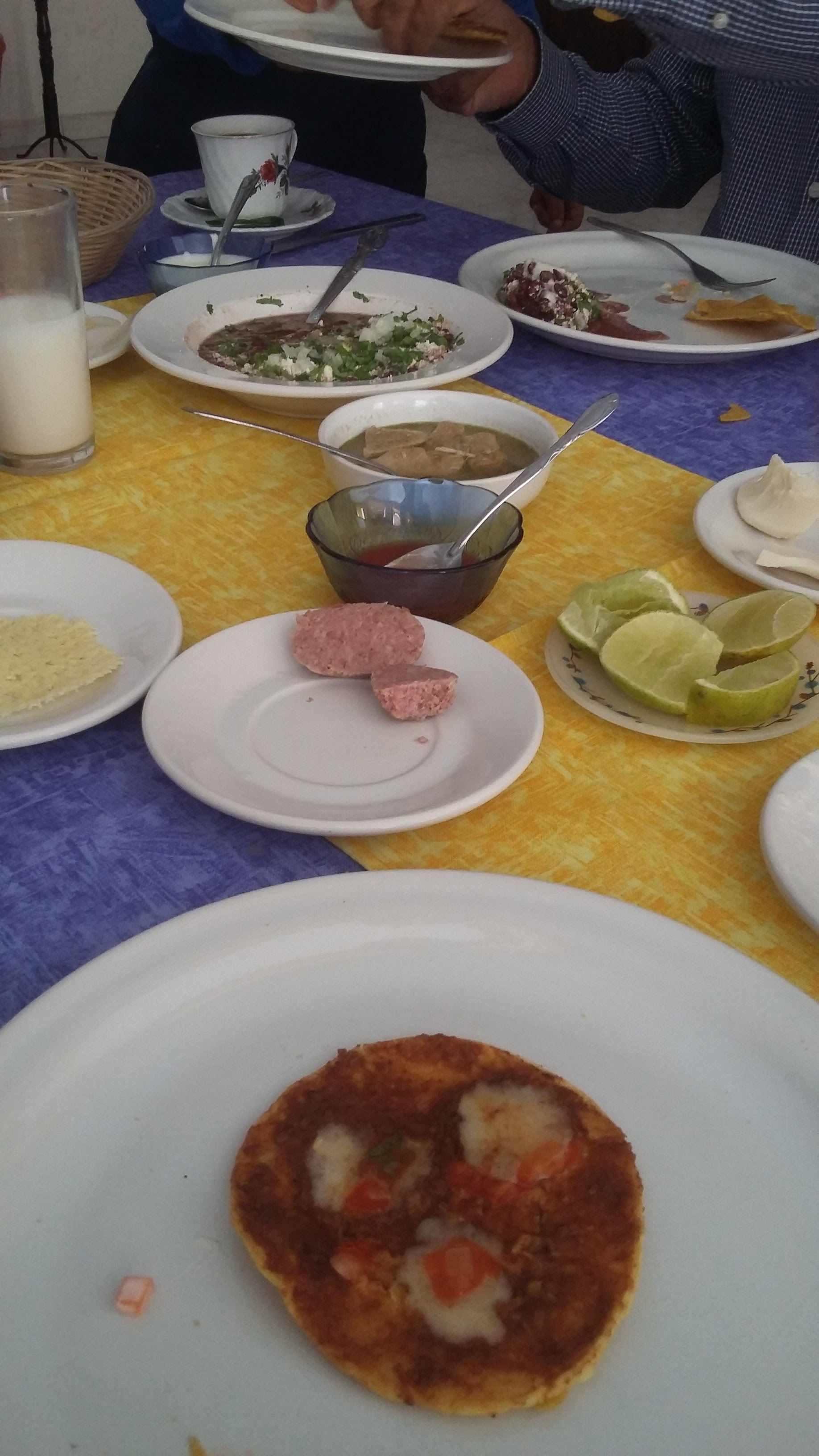 Los Gallos Restaurante De Don Tono Gallo image 3