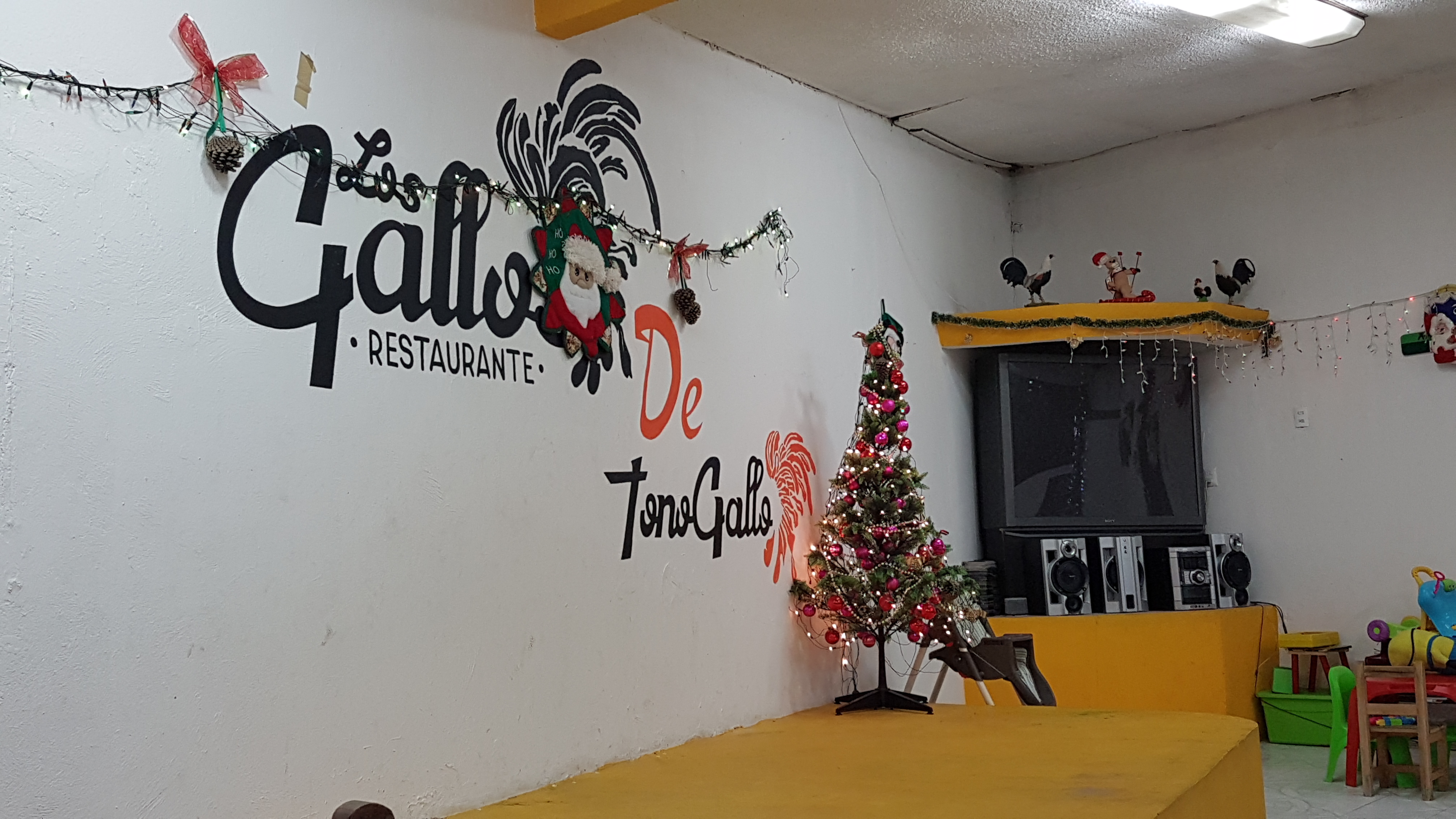 Los Gallos Restaurante De Don Tono Gallo image 5