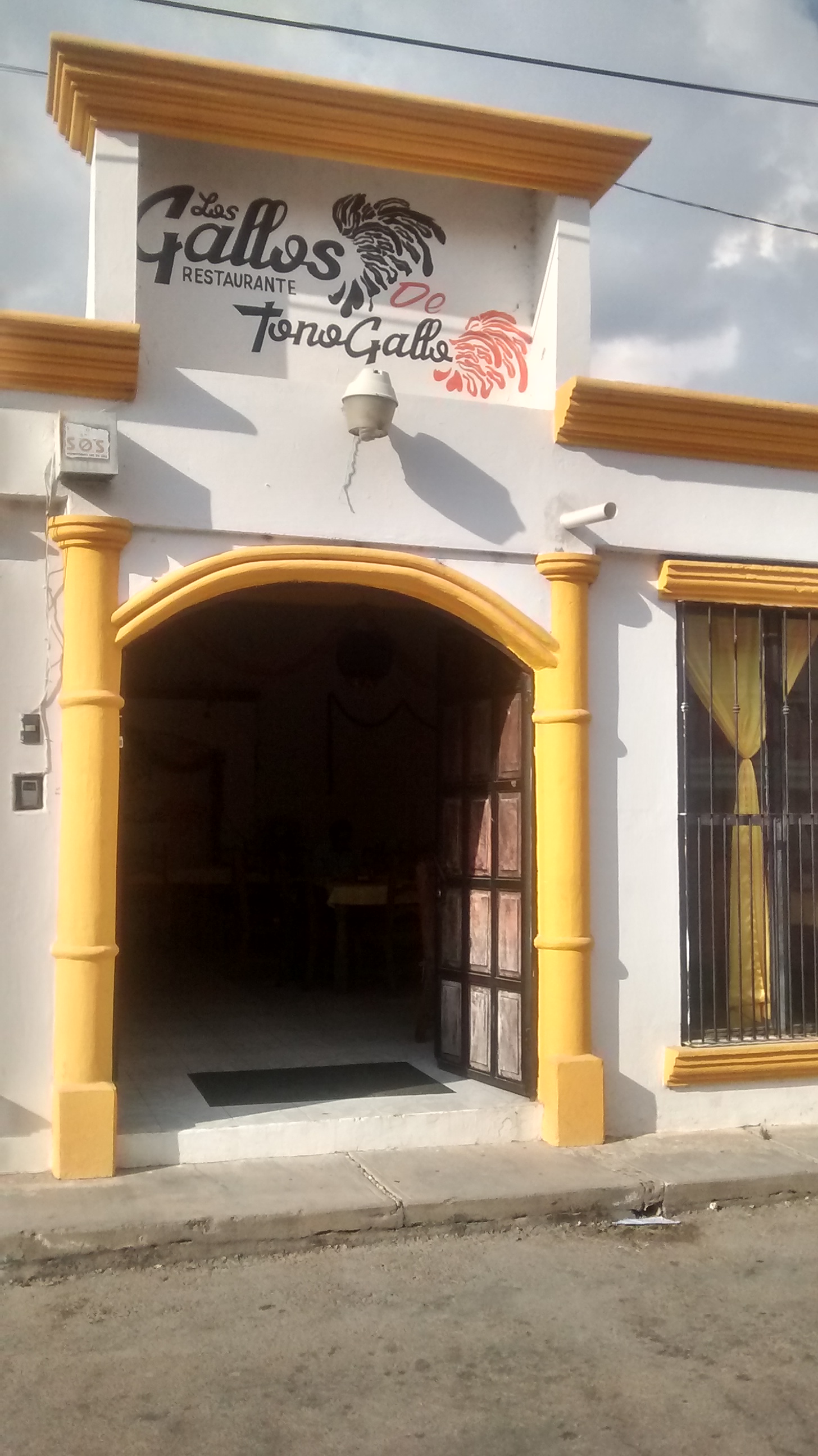 Los Gallos Restaurante De Don Tono Gallo image 6