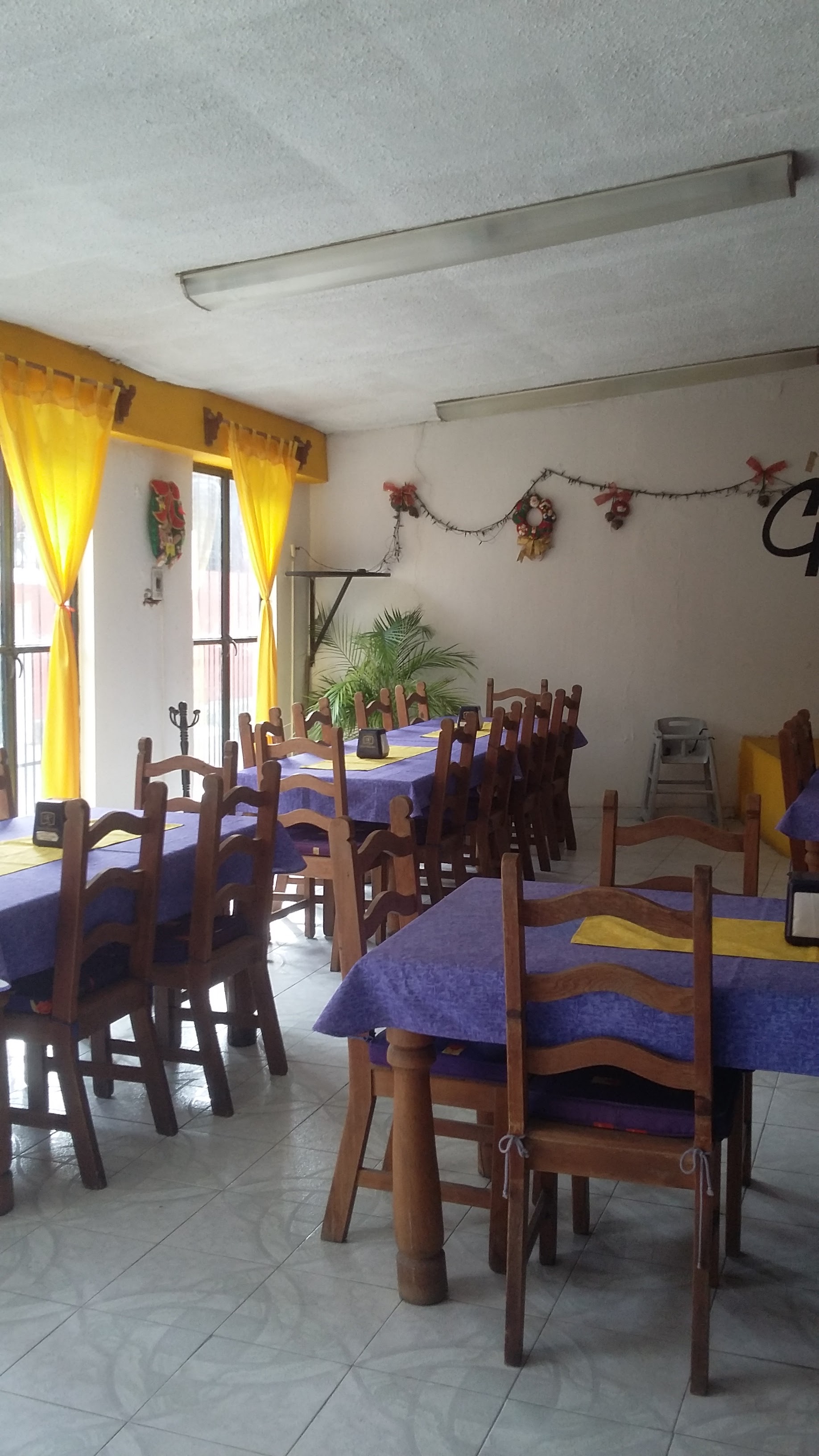 Los Gallos Restaurante De Don Tono Gallo image 8