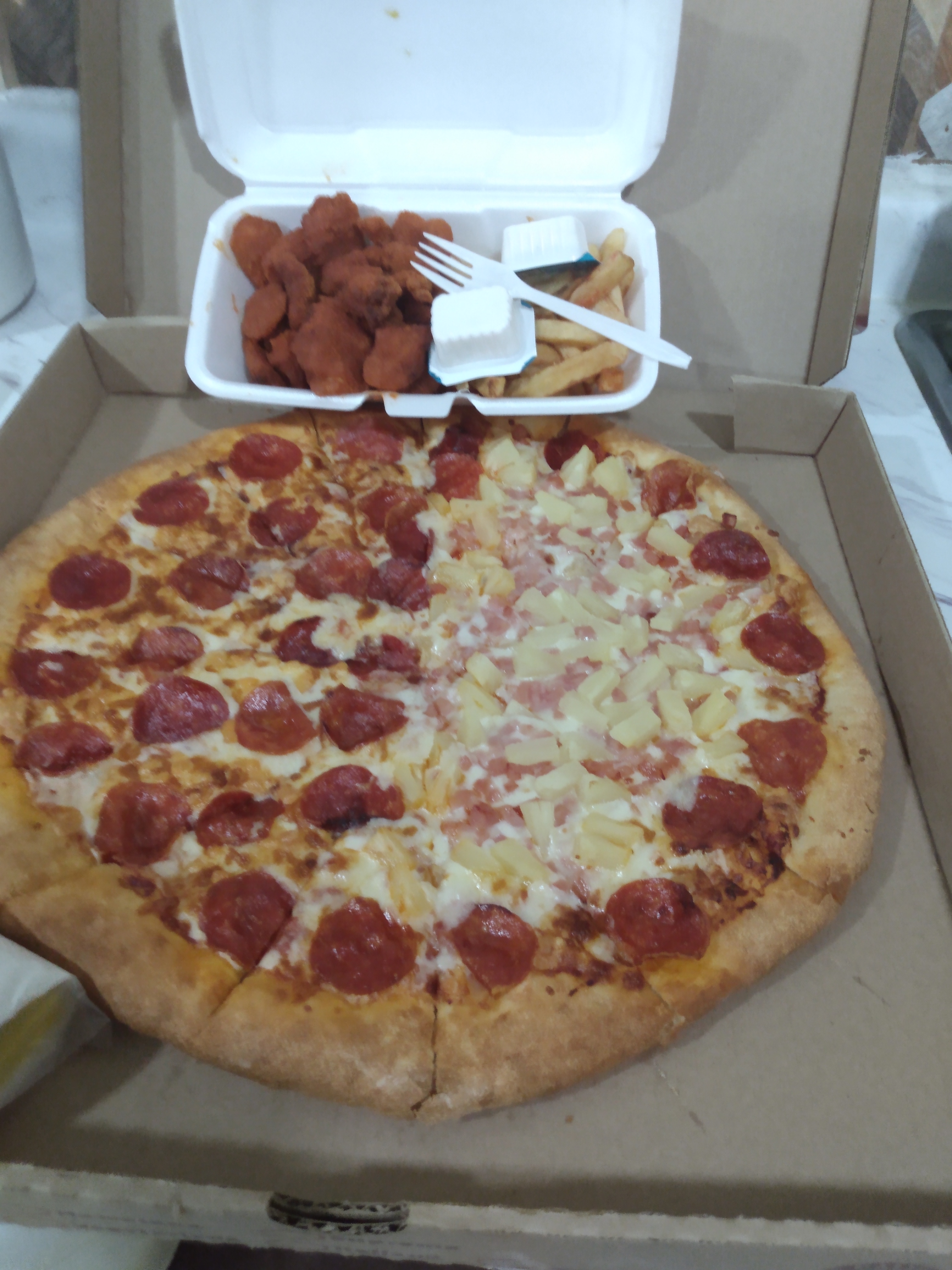 A La Burger & Pizzas Raquel image 9