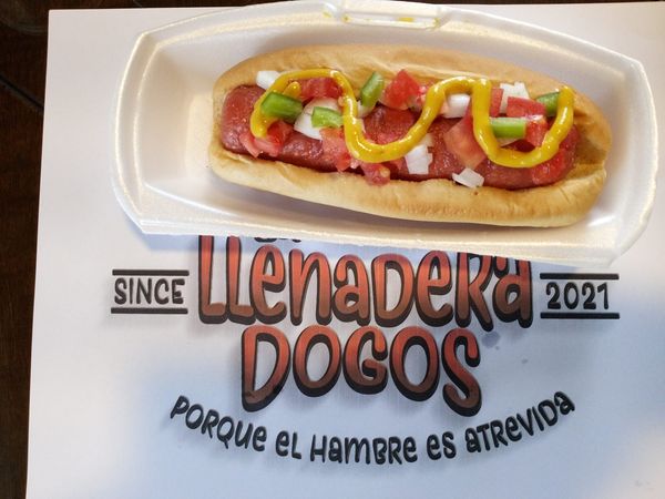 La Llenadera Dogos image 2