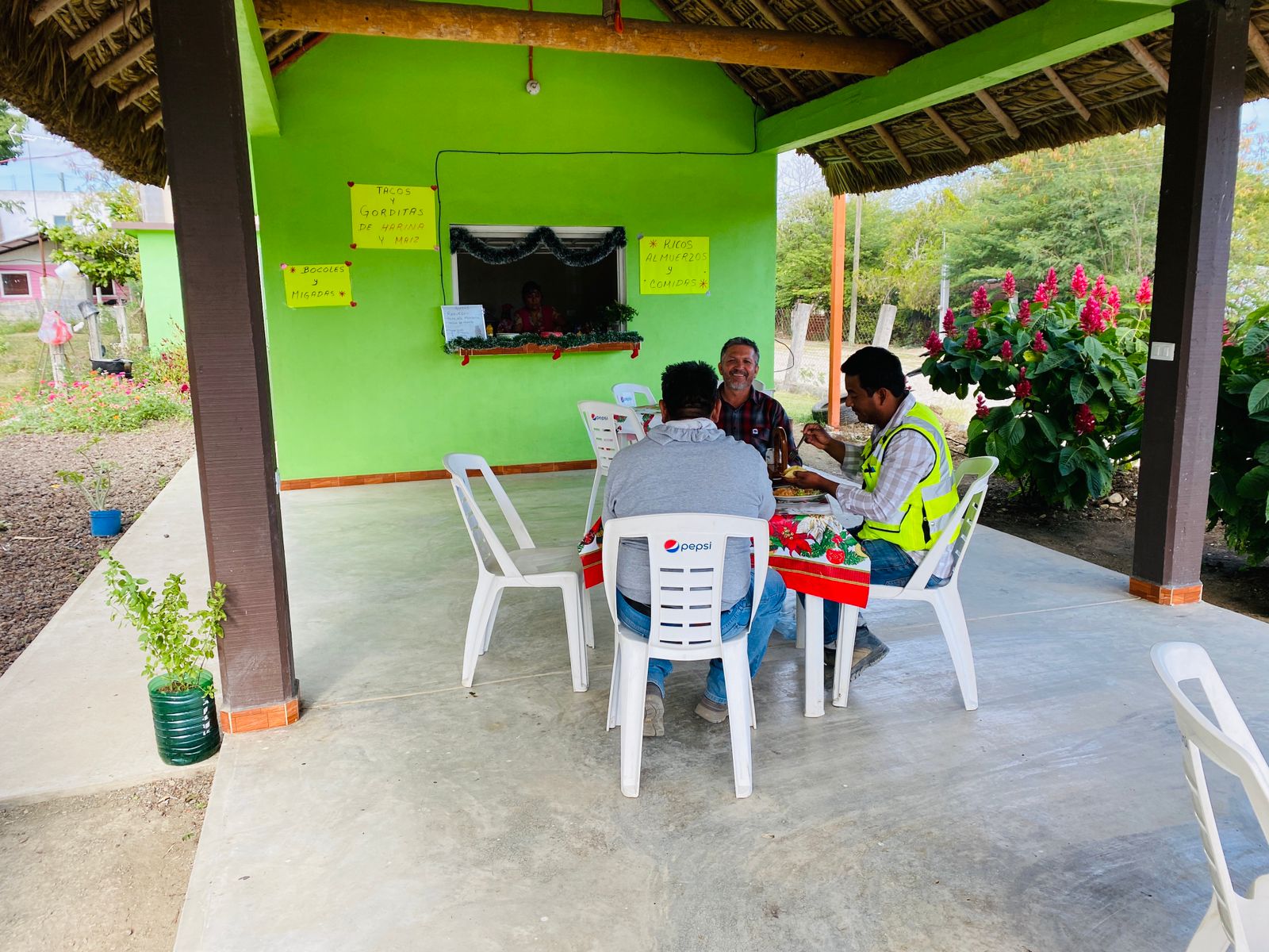 Comedor patty image 4