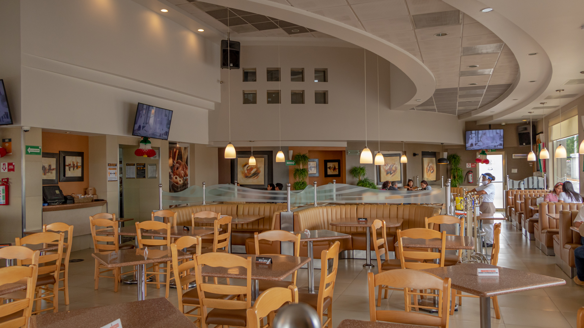 Madero Restaurante - Villas image 6