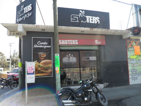 Shoters Bar Restaurante image 8