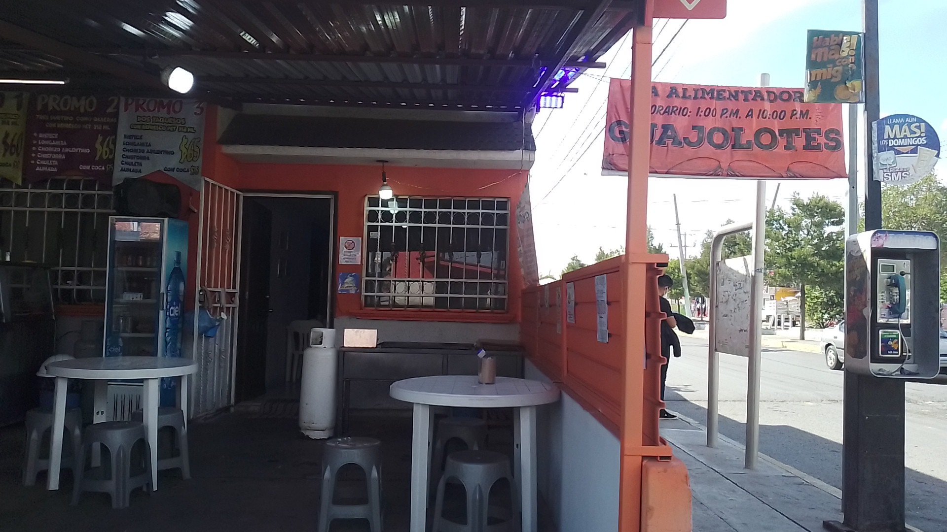 Tacos y antojitos la alimentadora image 1