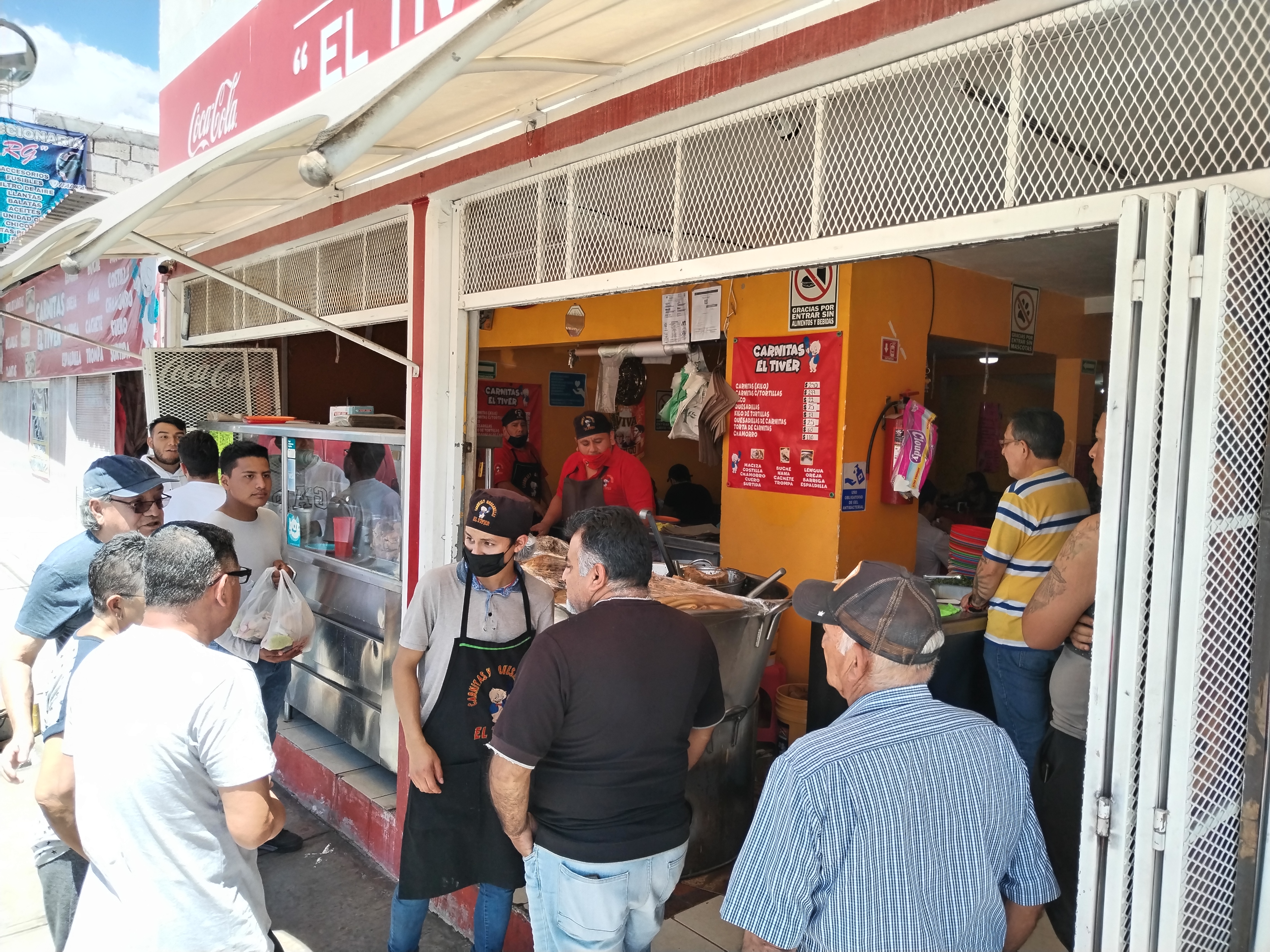 Carnitas "El Tiver" image 7