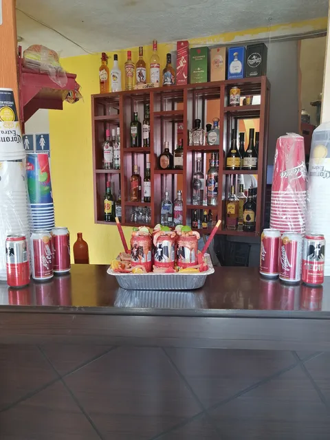 Hamburguesas y alitas El gordo image 3
