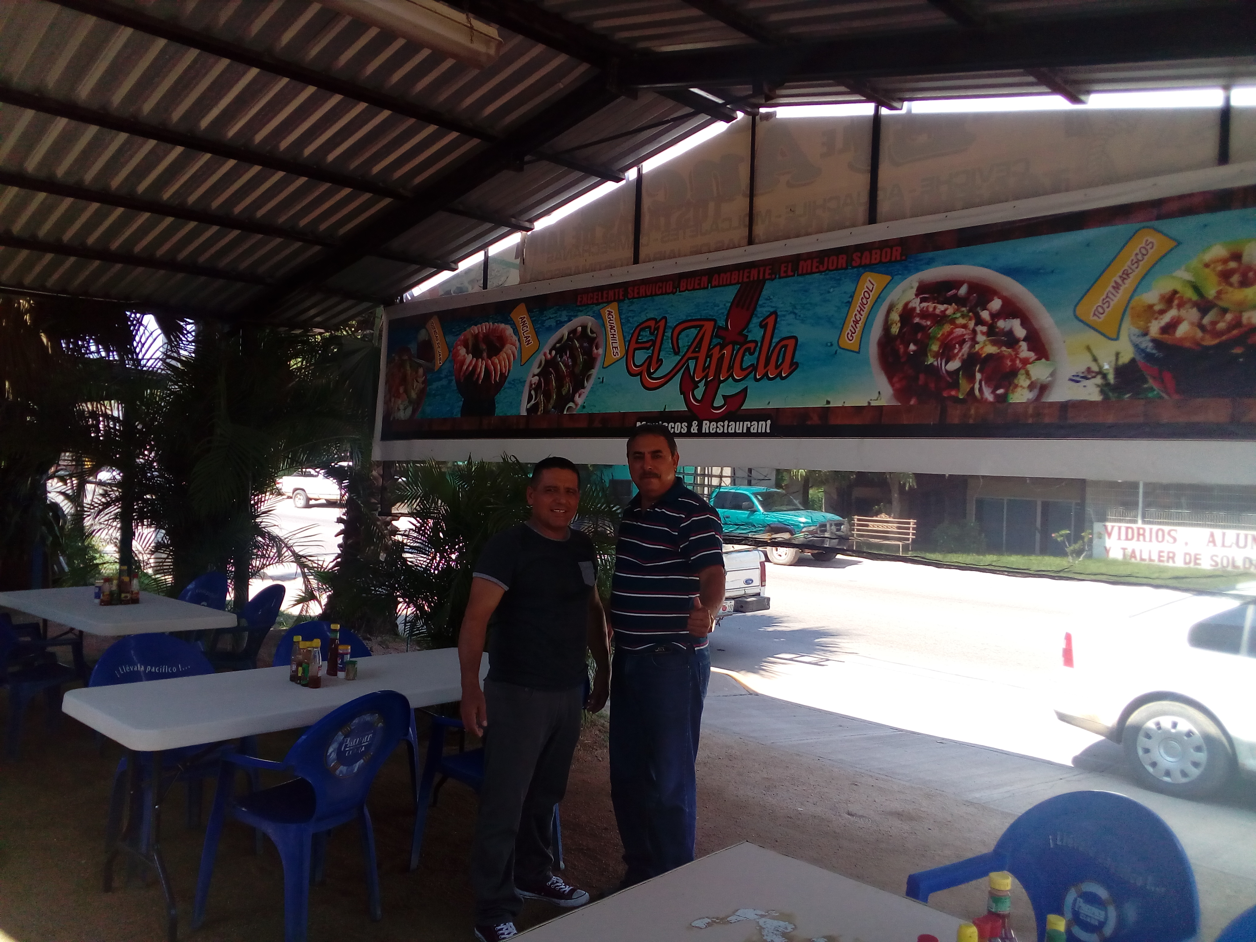 Mariscos El Ancla image 3