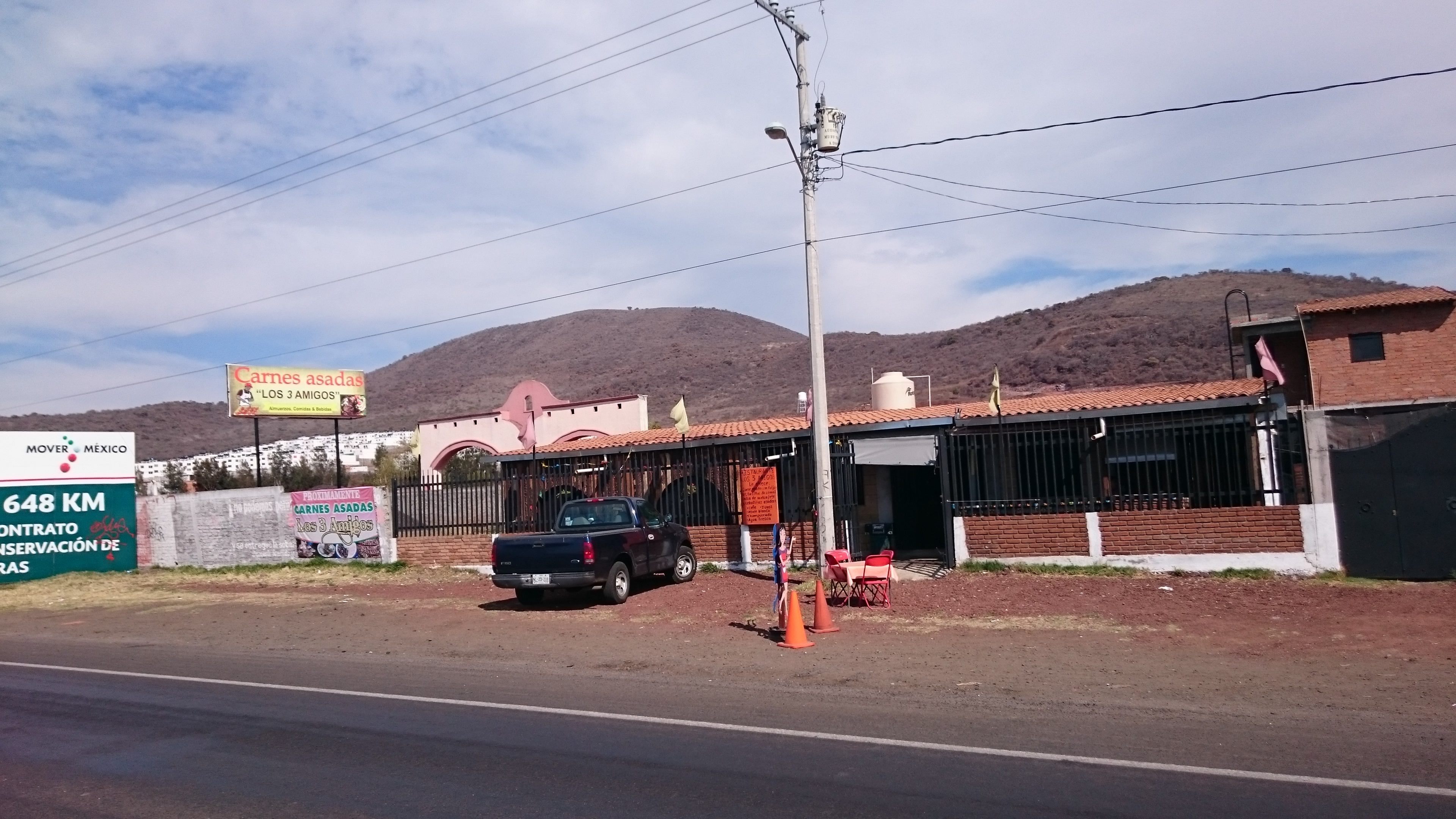 Los Tres AMIGOS image 4