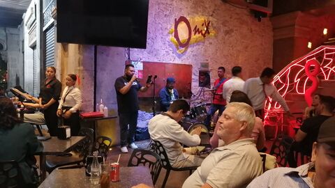Onix Restaurant Bar image 8